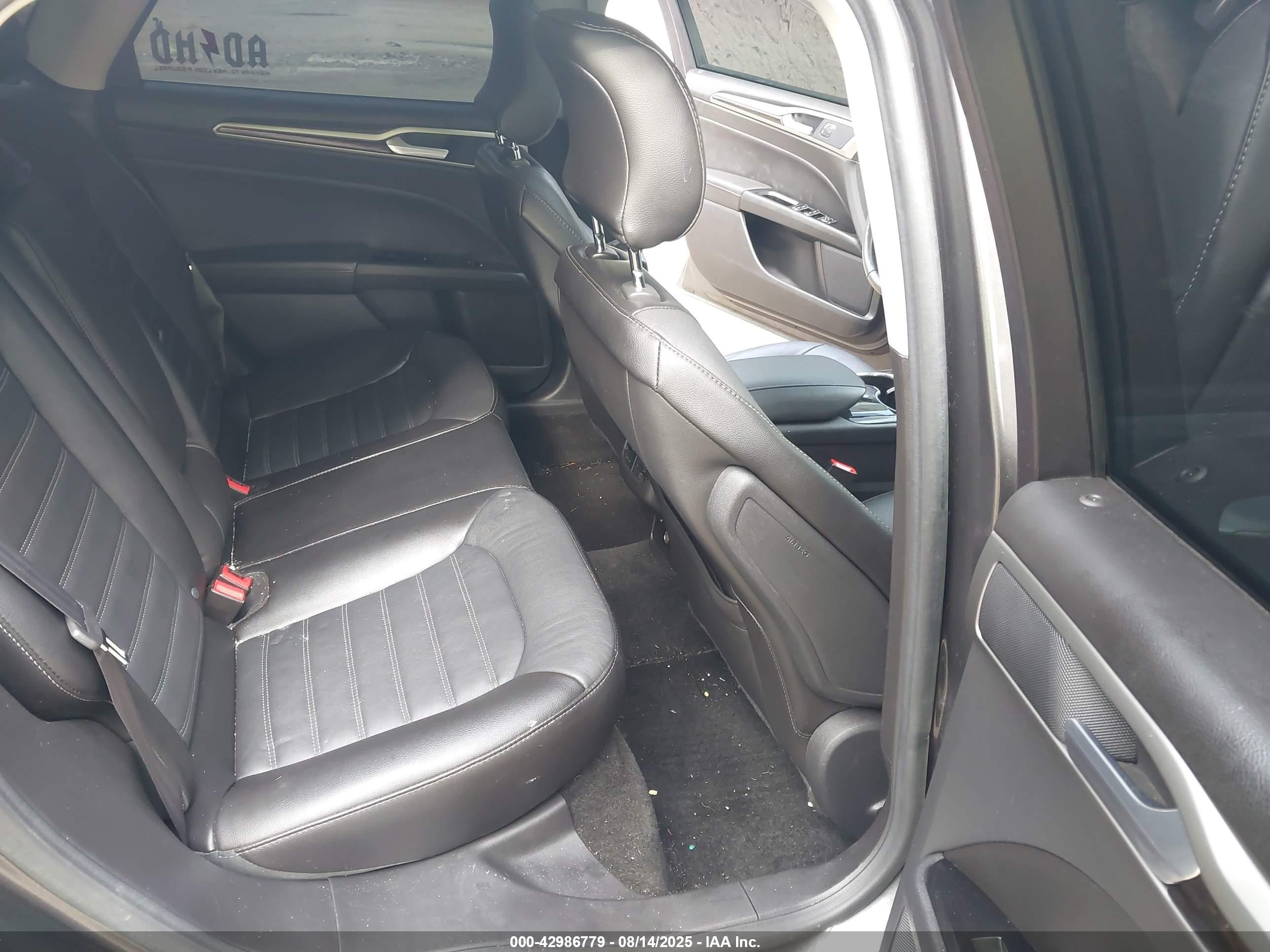 FORD FUSION image 8