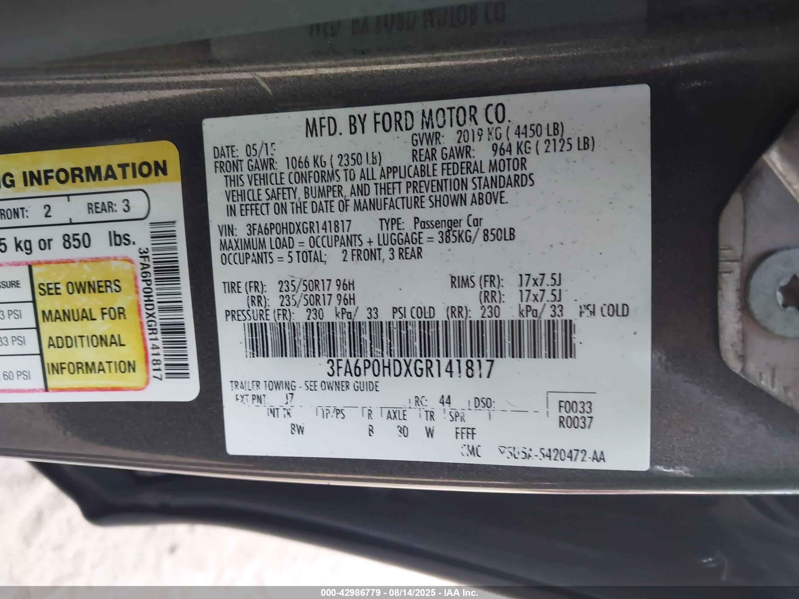 FORD FUSION image 9