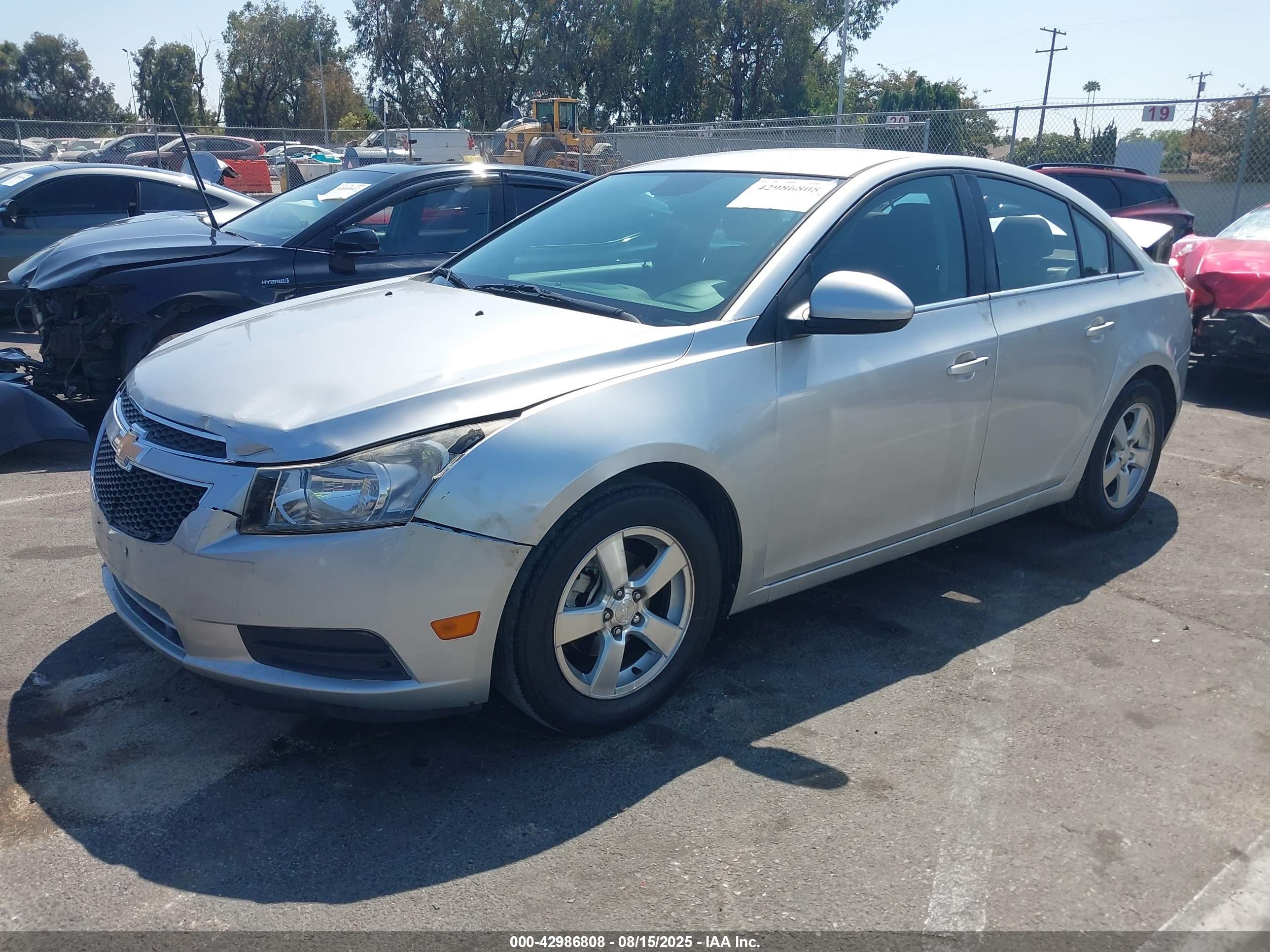 CHEVROLET CRUZE image 2
