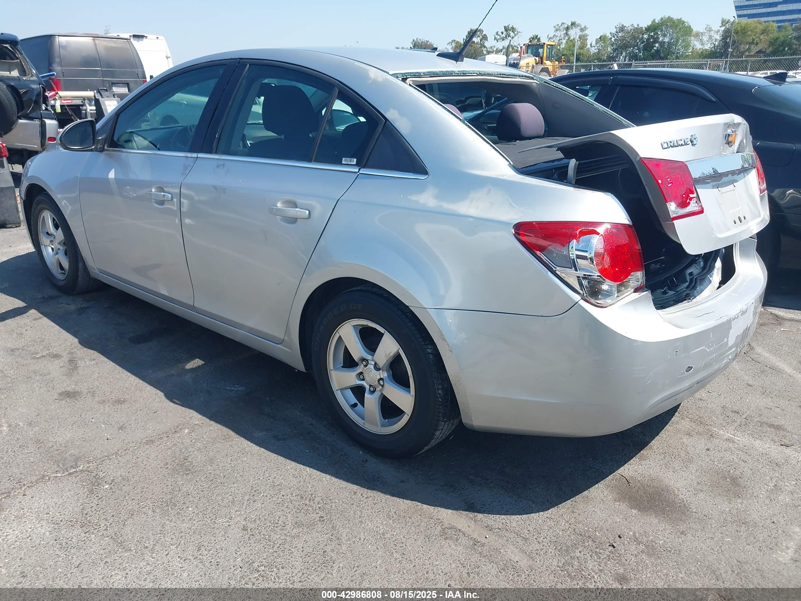 CHEVROLET CRUZE image 3