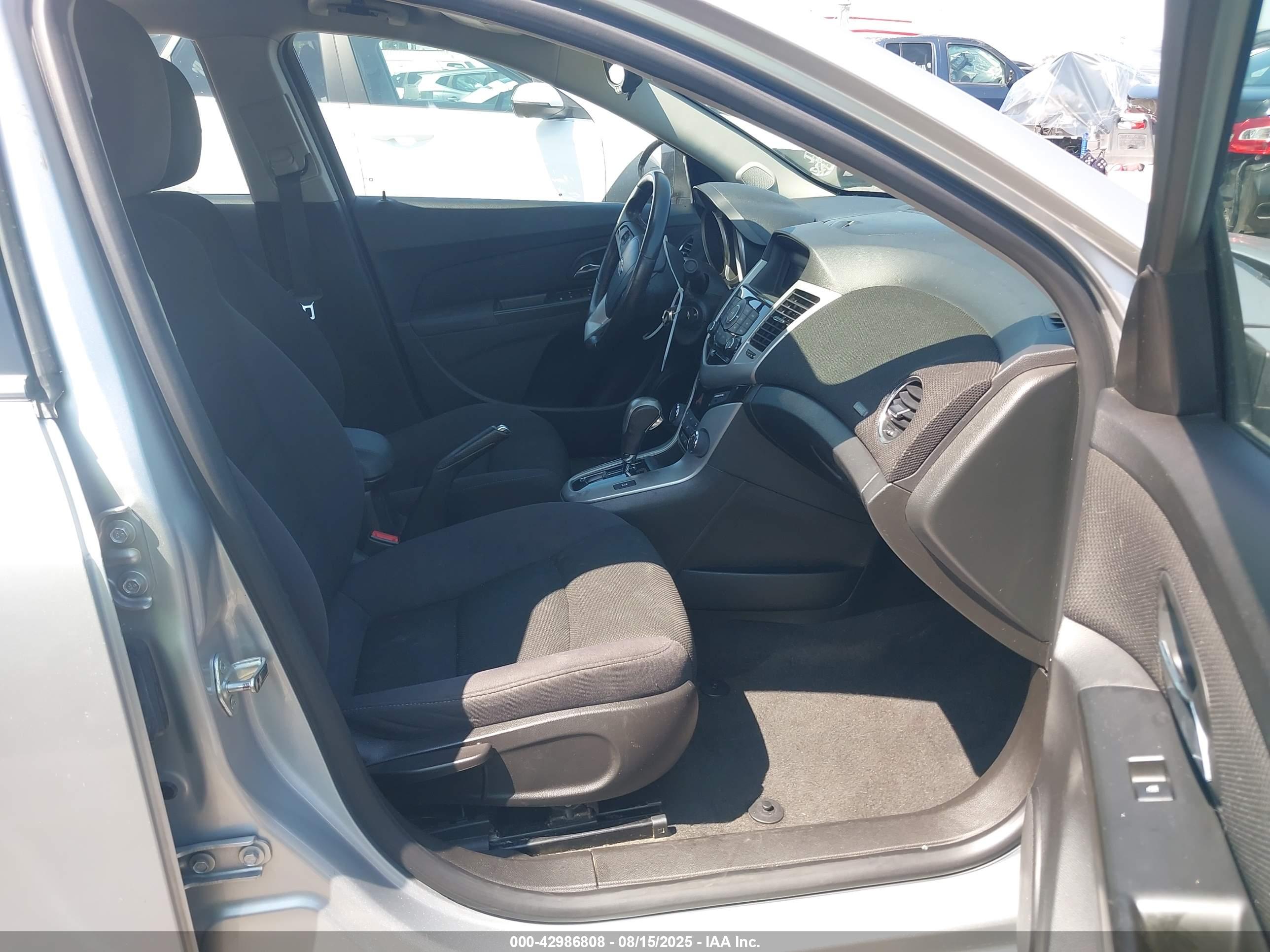 CHEVROLET CRUZE image 5