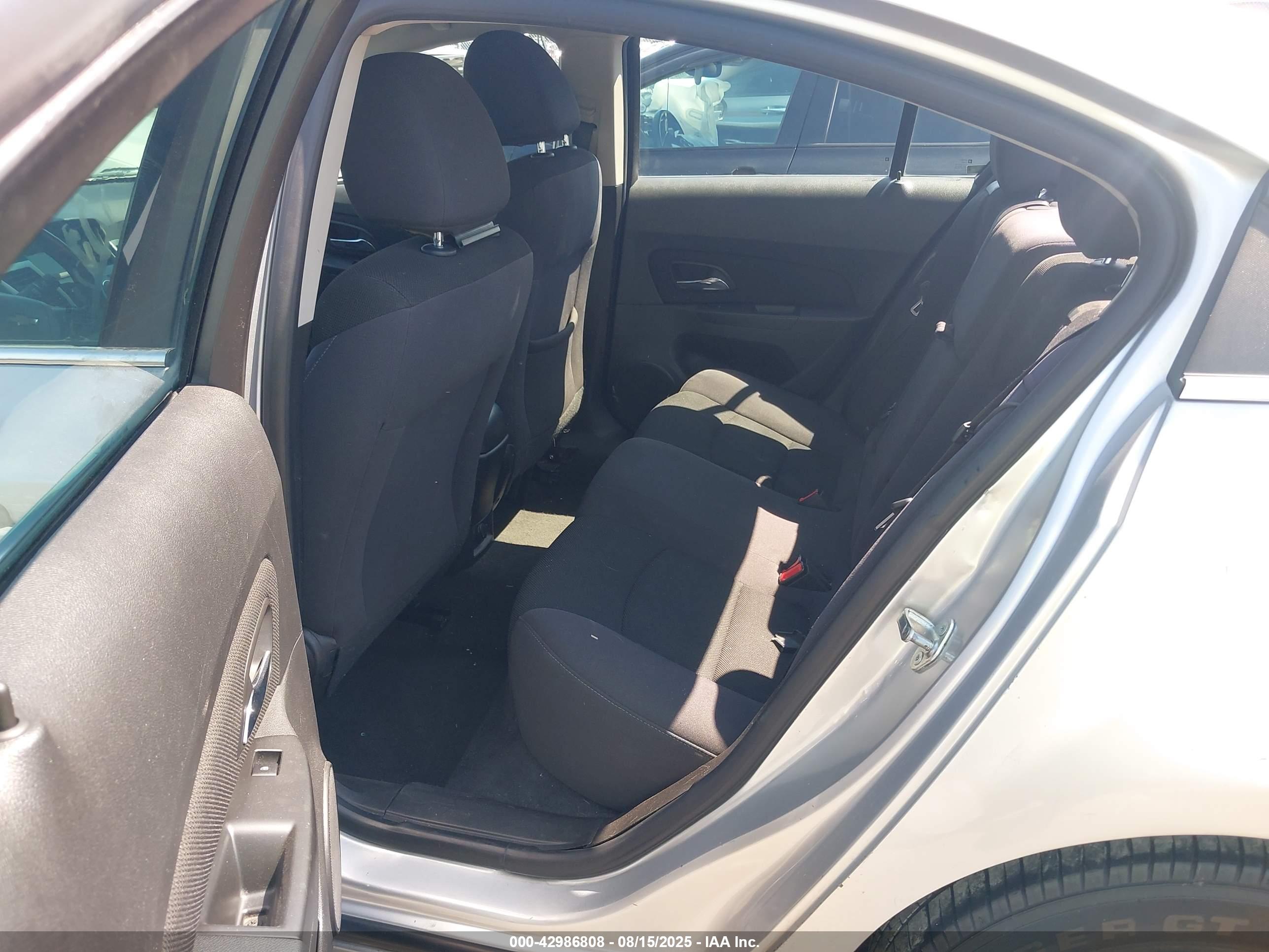 CHEVROLET CRUZE image 8