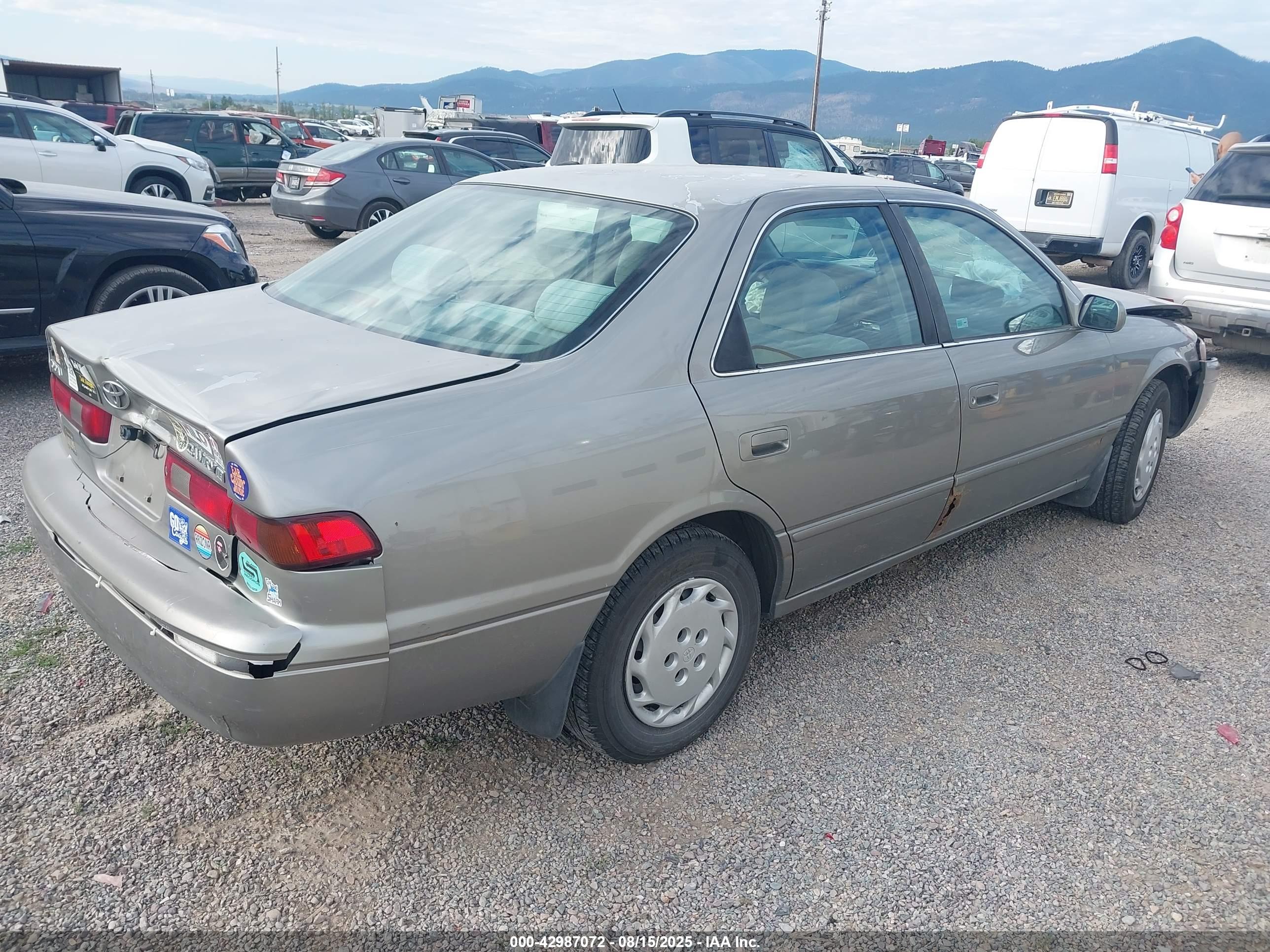 TOYOTA CAMRY image 4