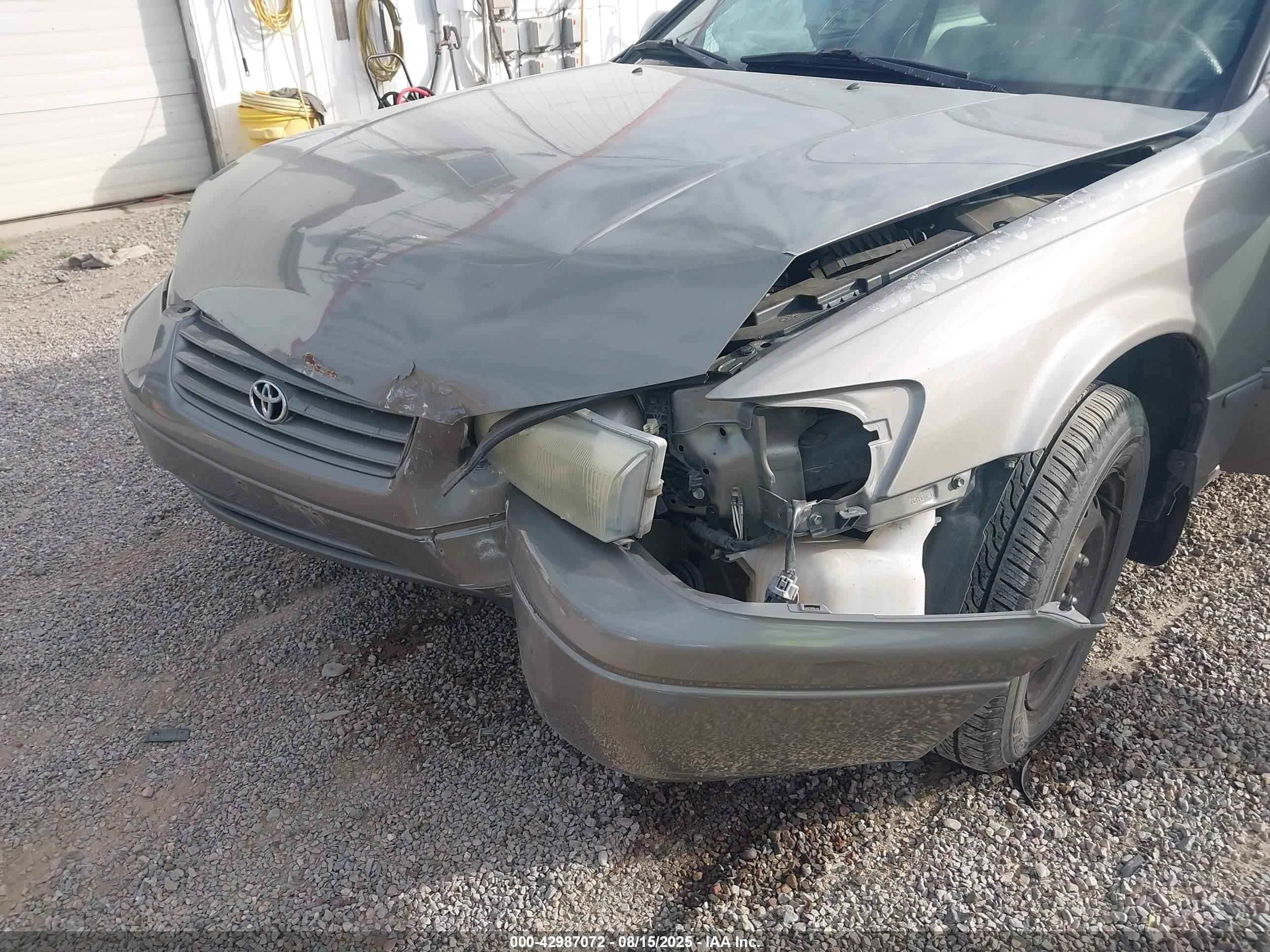 TOYOTA CAMRY image 6