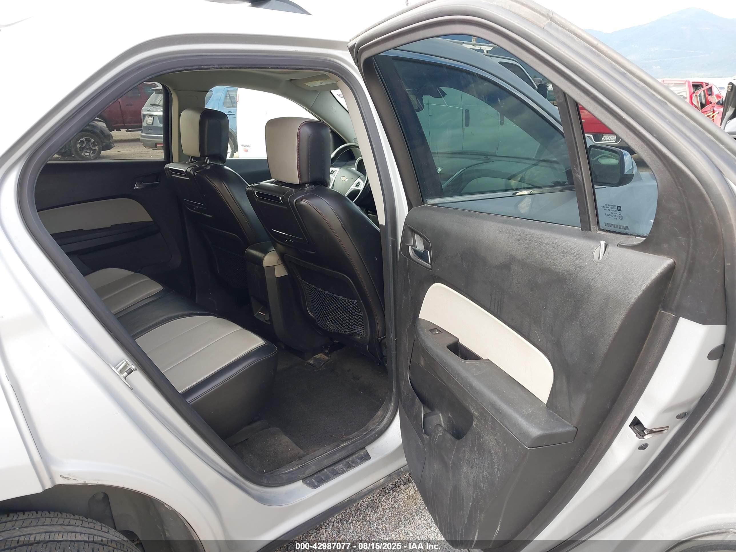 CHEVROLET EQUINOX image 8
