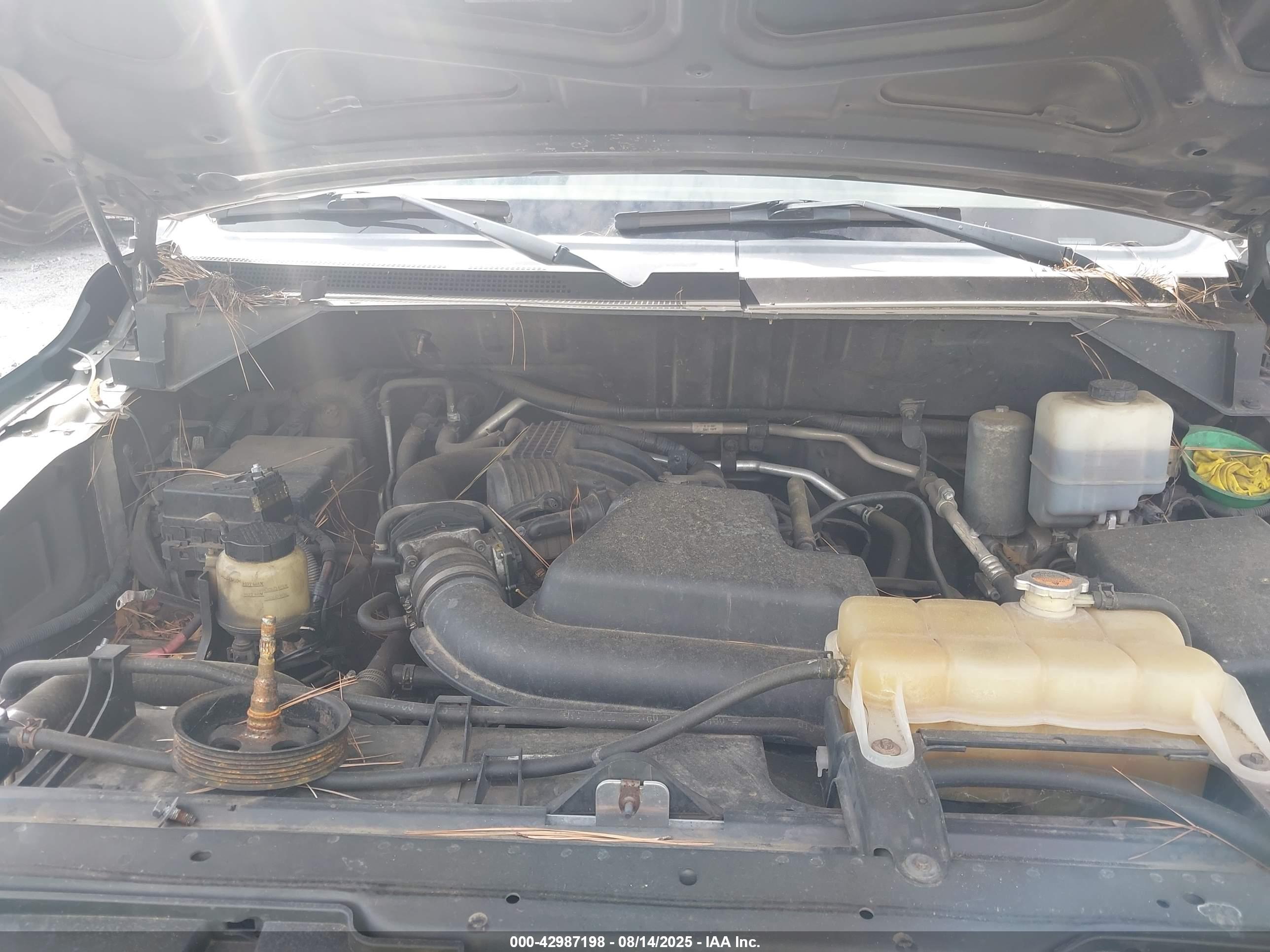 NISSAN NV image 10