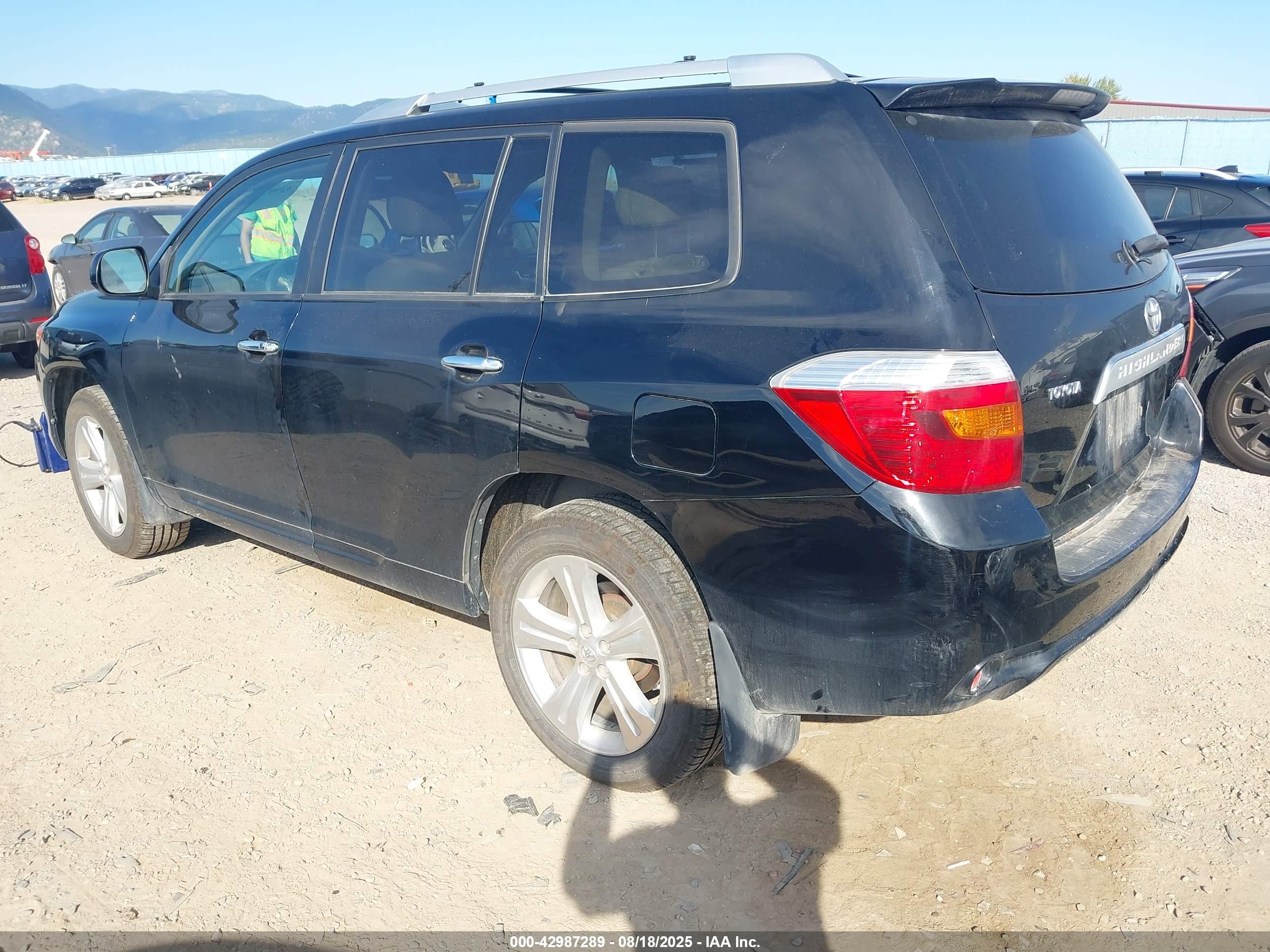 TOYOTA HIGHLANDER image 3