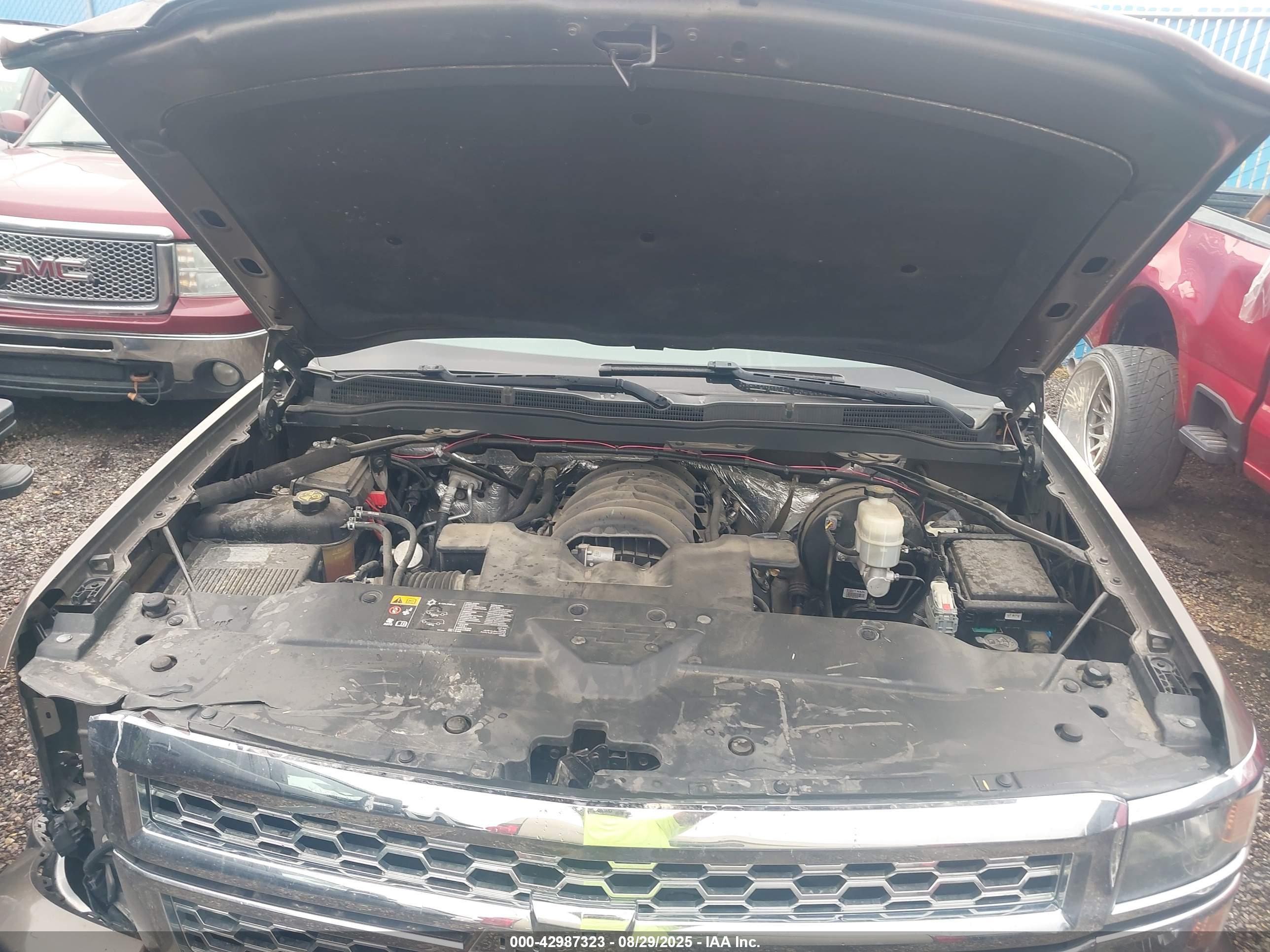 CHEVROLET SILVERADO image 10