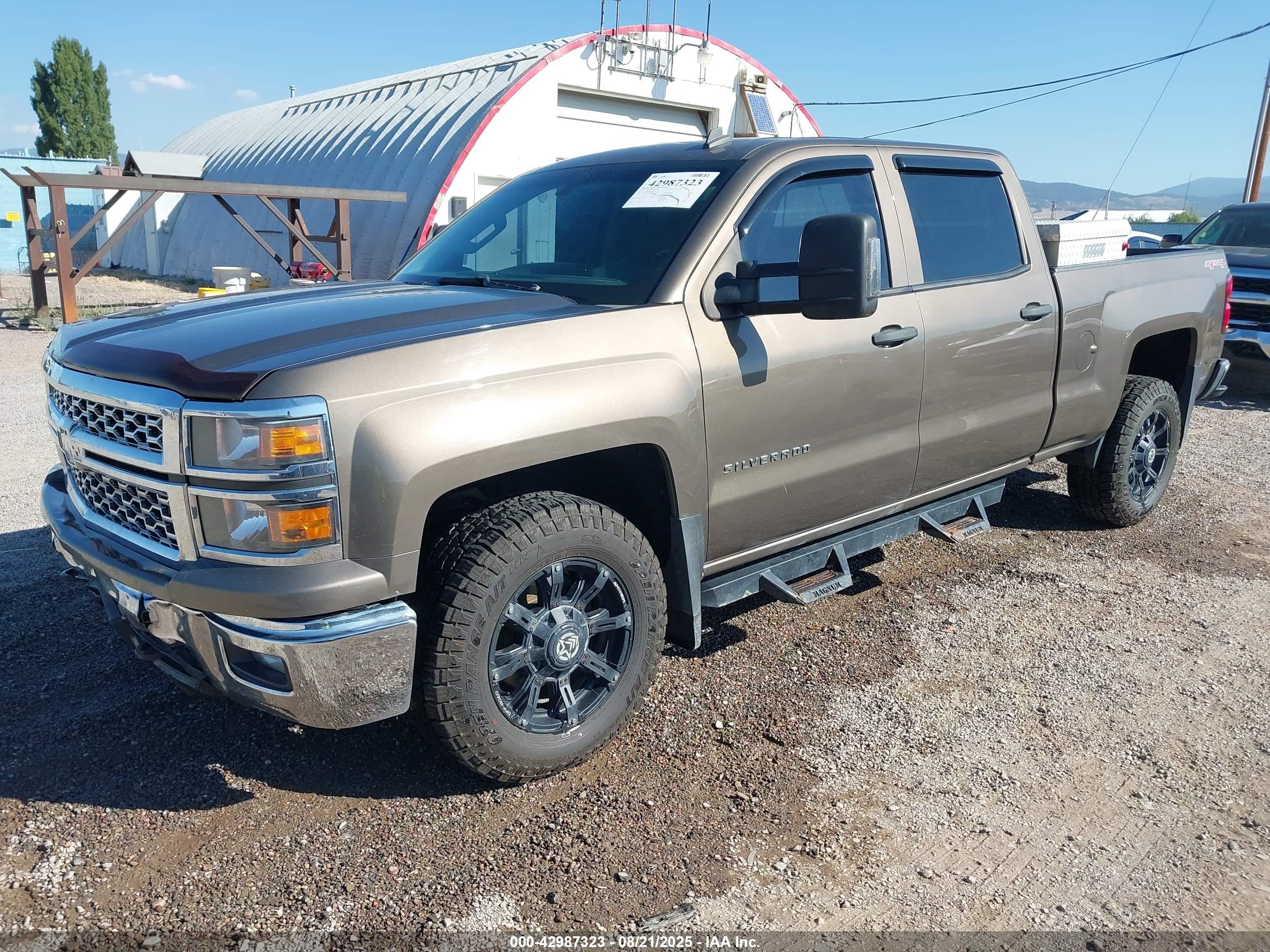 CHEVROLET SILVERADO image 2