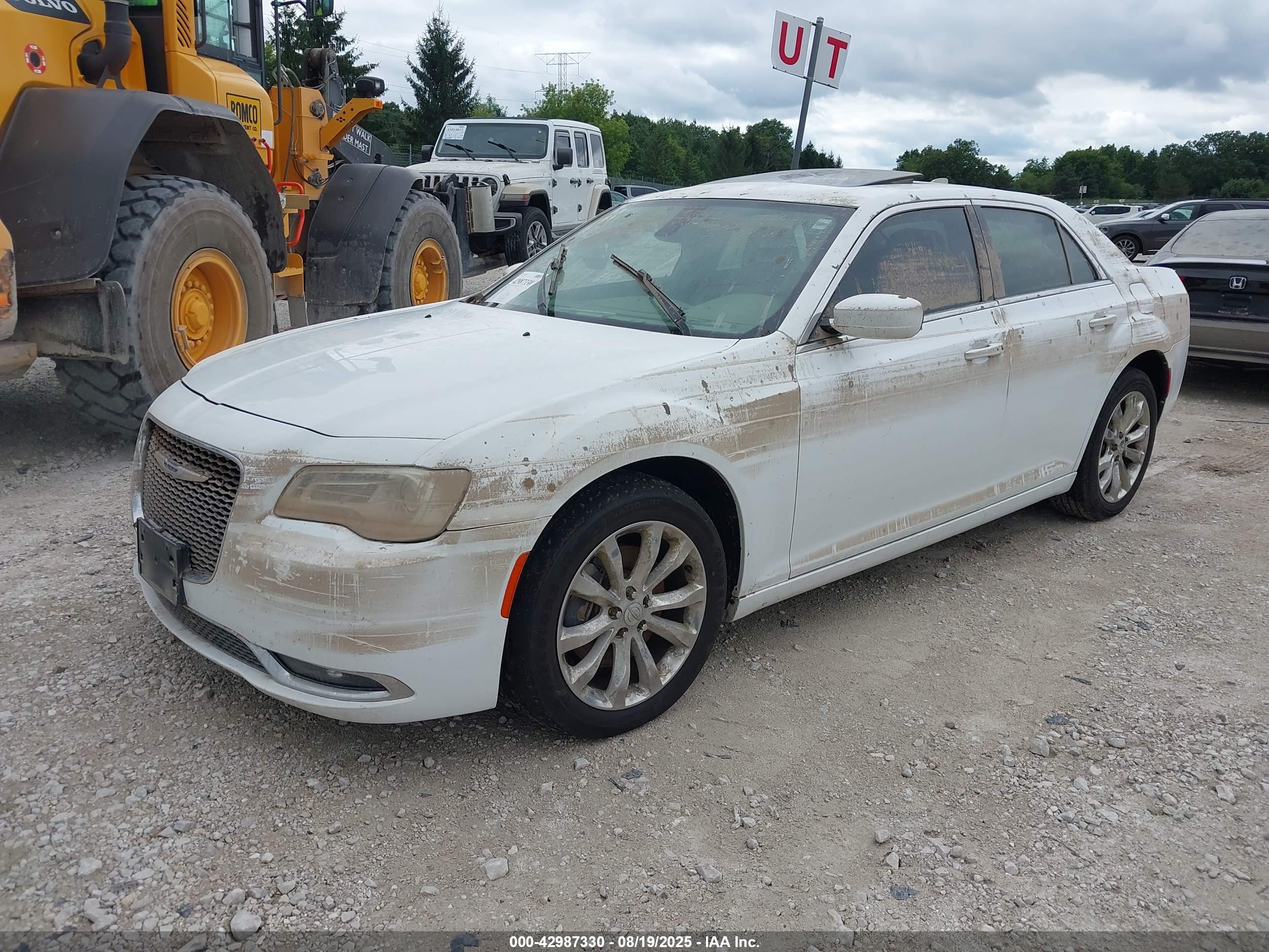 CHRYSLER 300 image 2