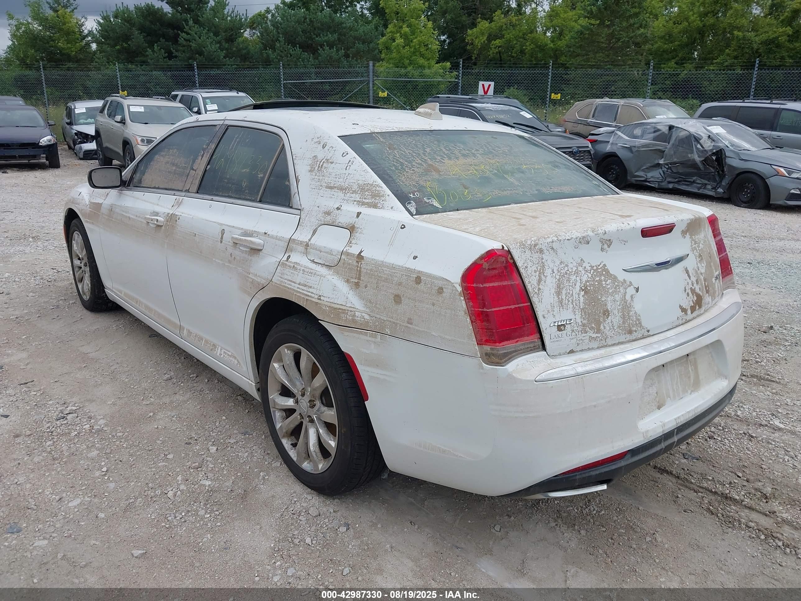 CHRYSLER 300 image 3