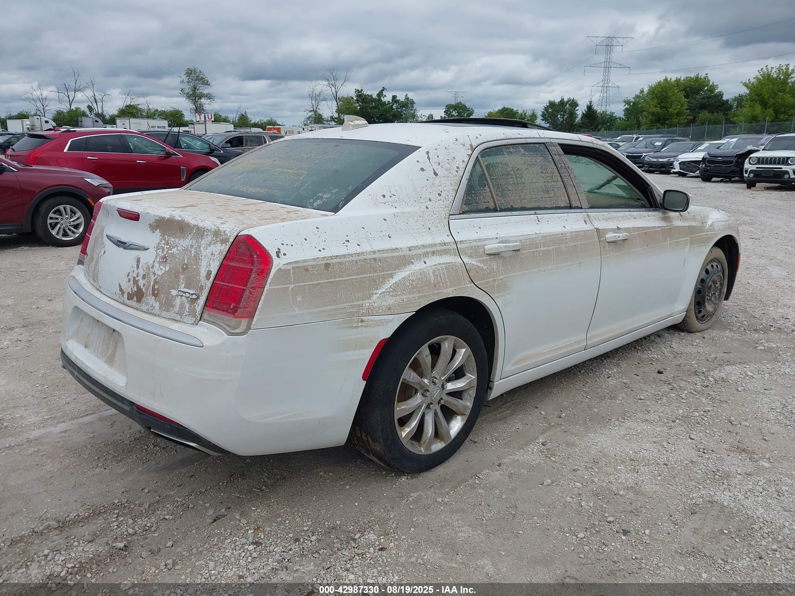 CHRYSLER 300 image 4