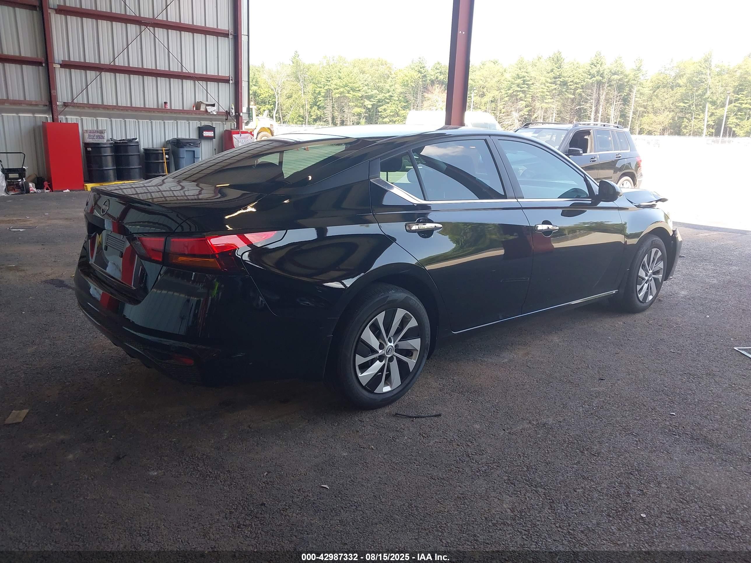 NISSAN ALTIMA image 4