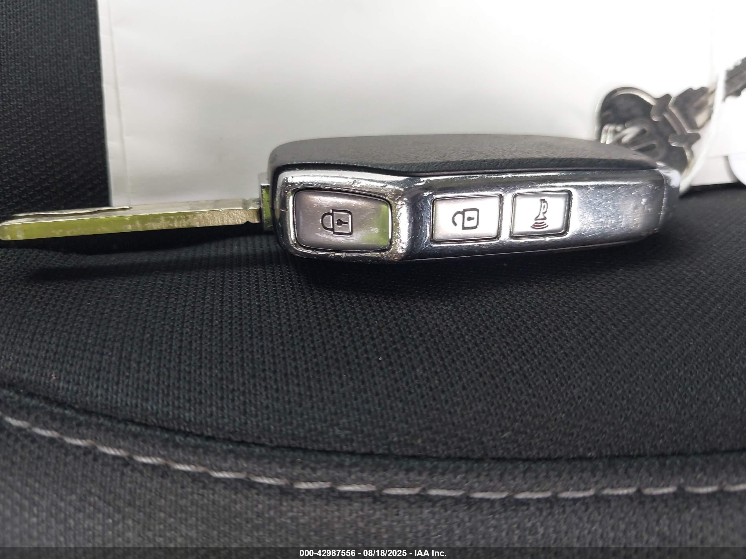 KIA SORENTO image 11