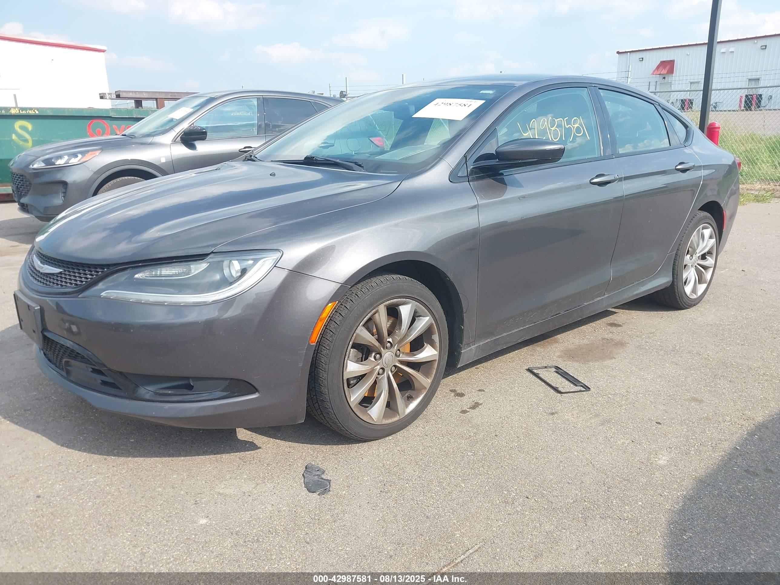 CHRYSLER 200 image 6