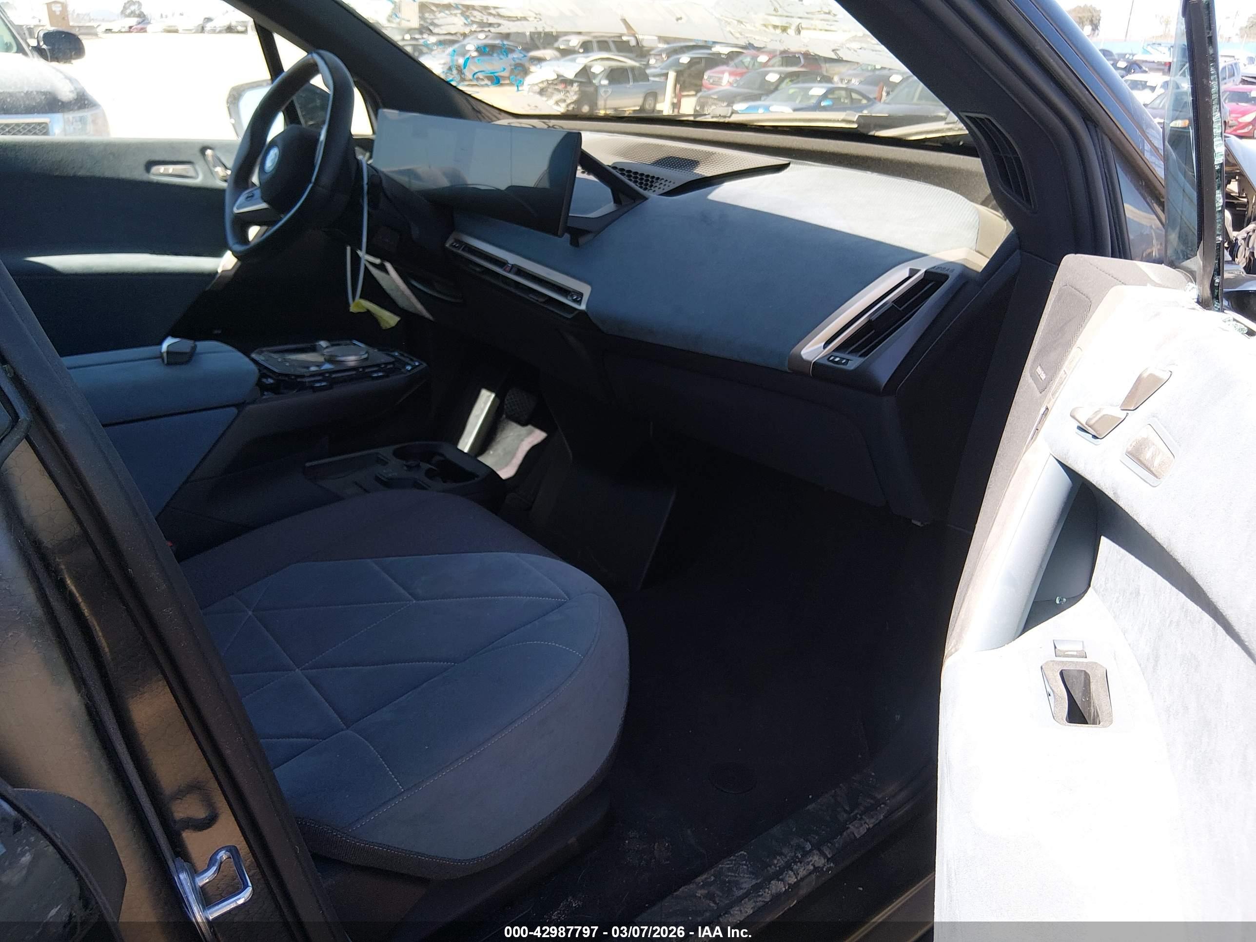 BMW IX image 5