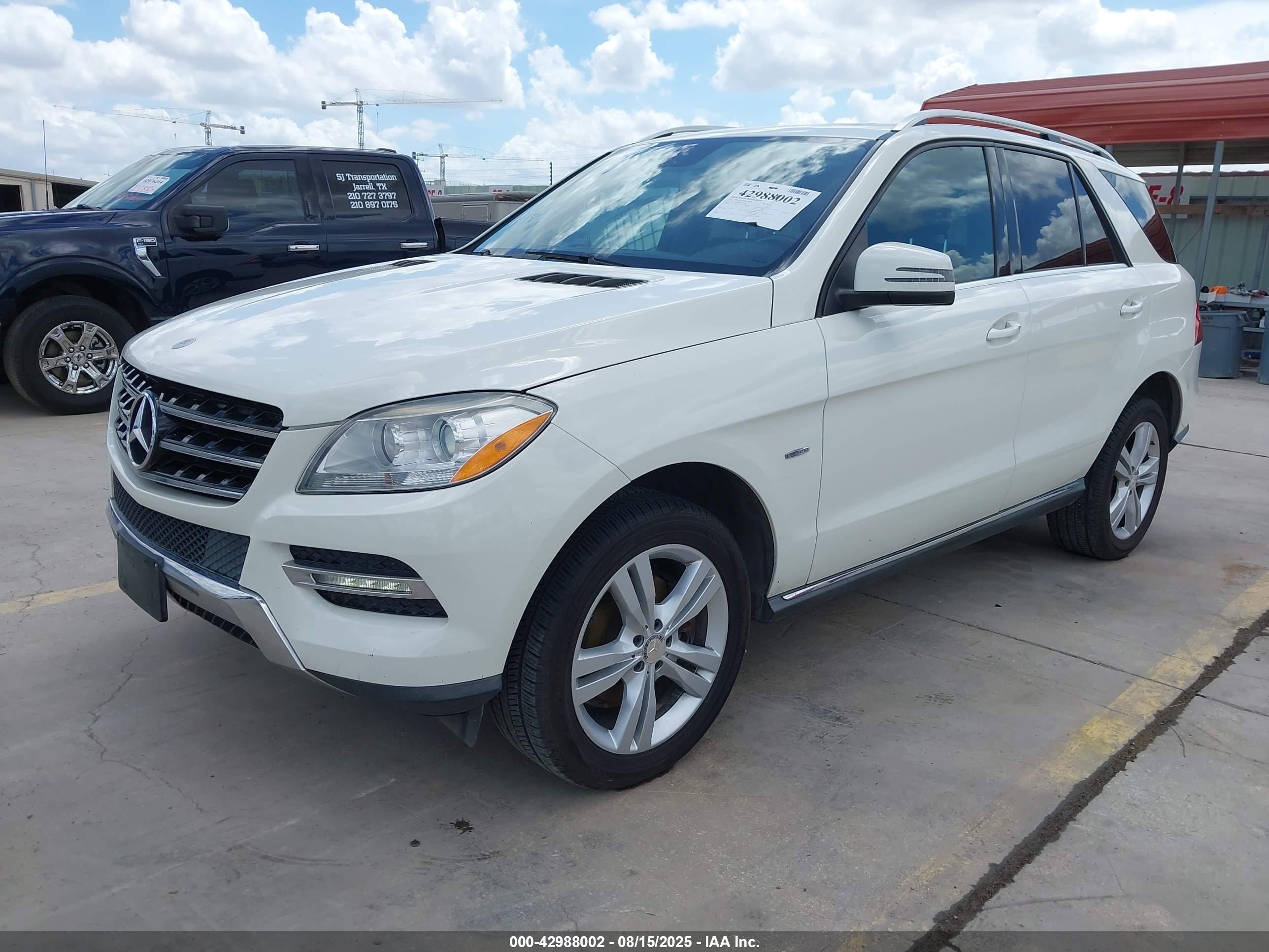 MERCEDES-BENZ ML image 2