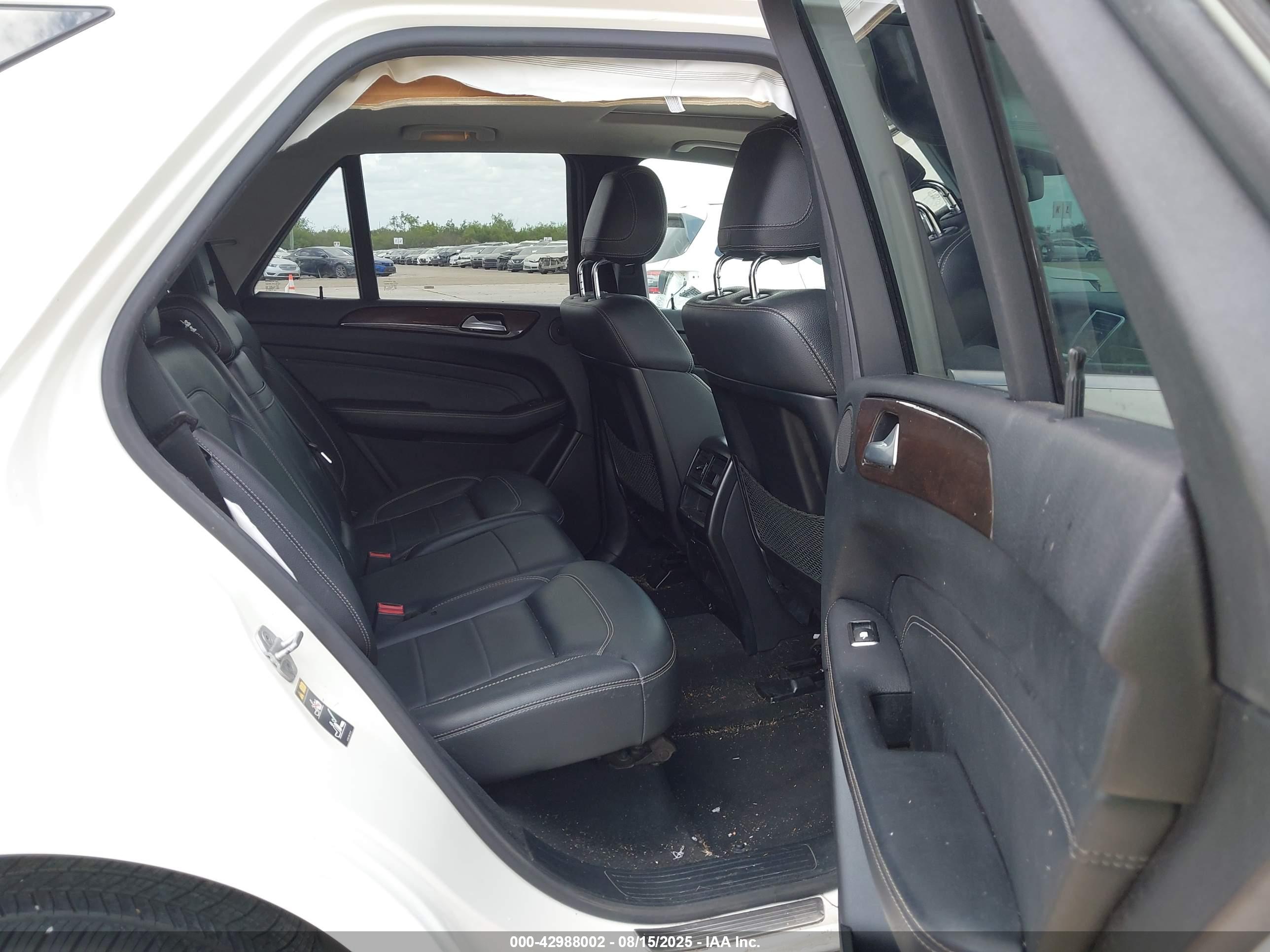 MERCEDES-BENZ ML image 8