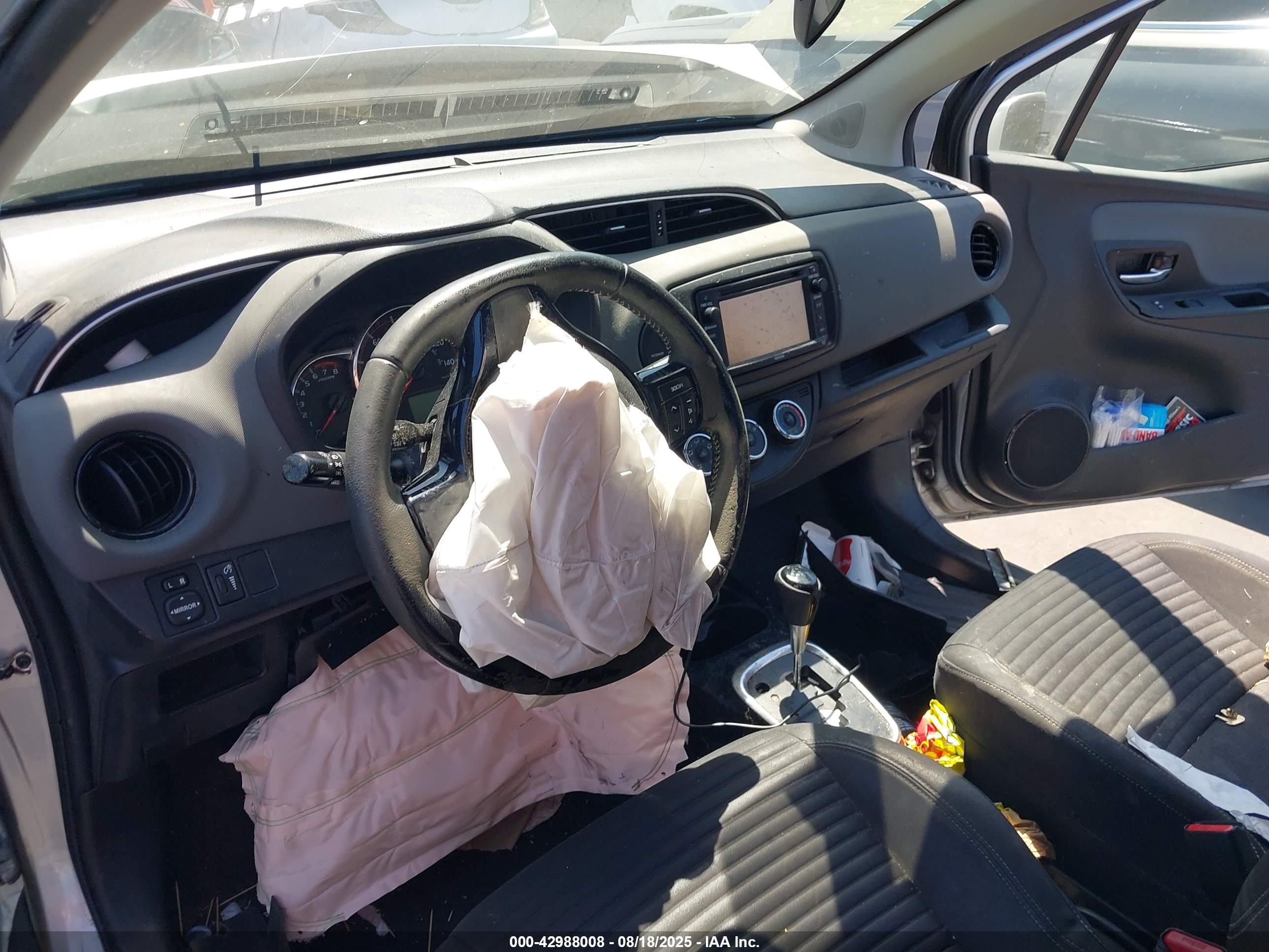 TOYOTA YARIS image 5