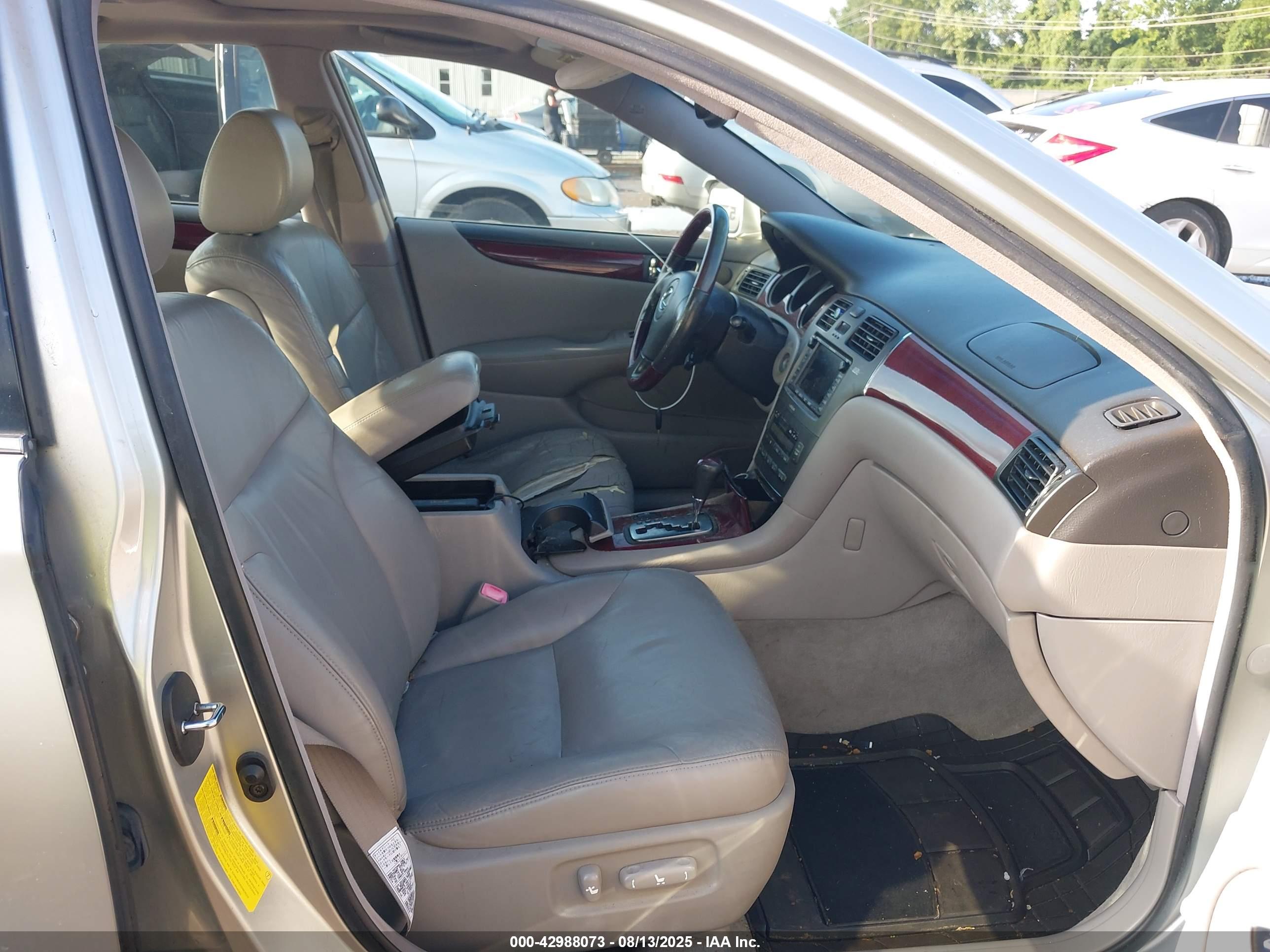 LEXUS ES image 5