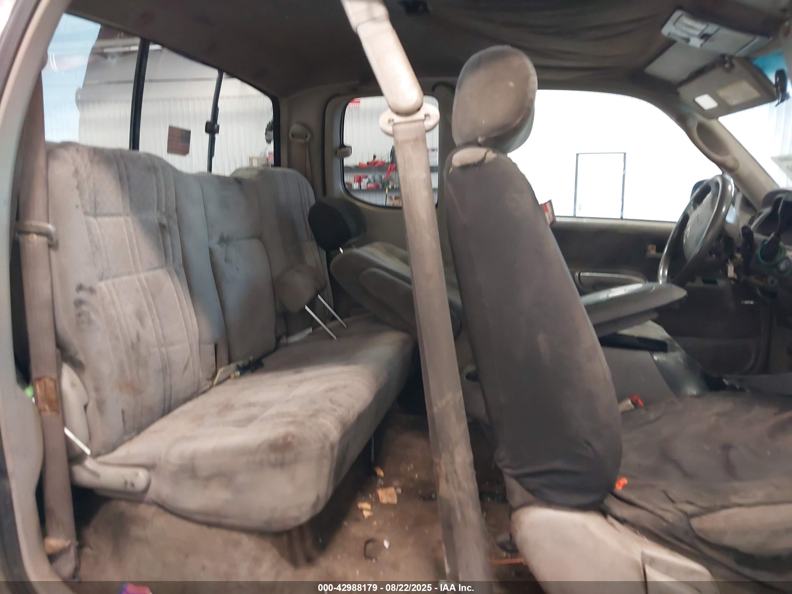 TOYOTA TUNDRA image 8