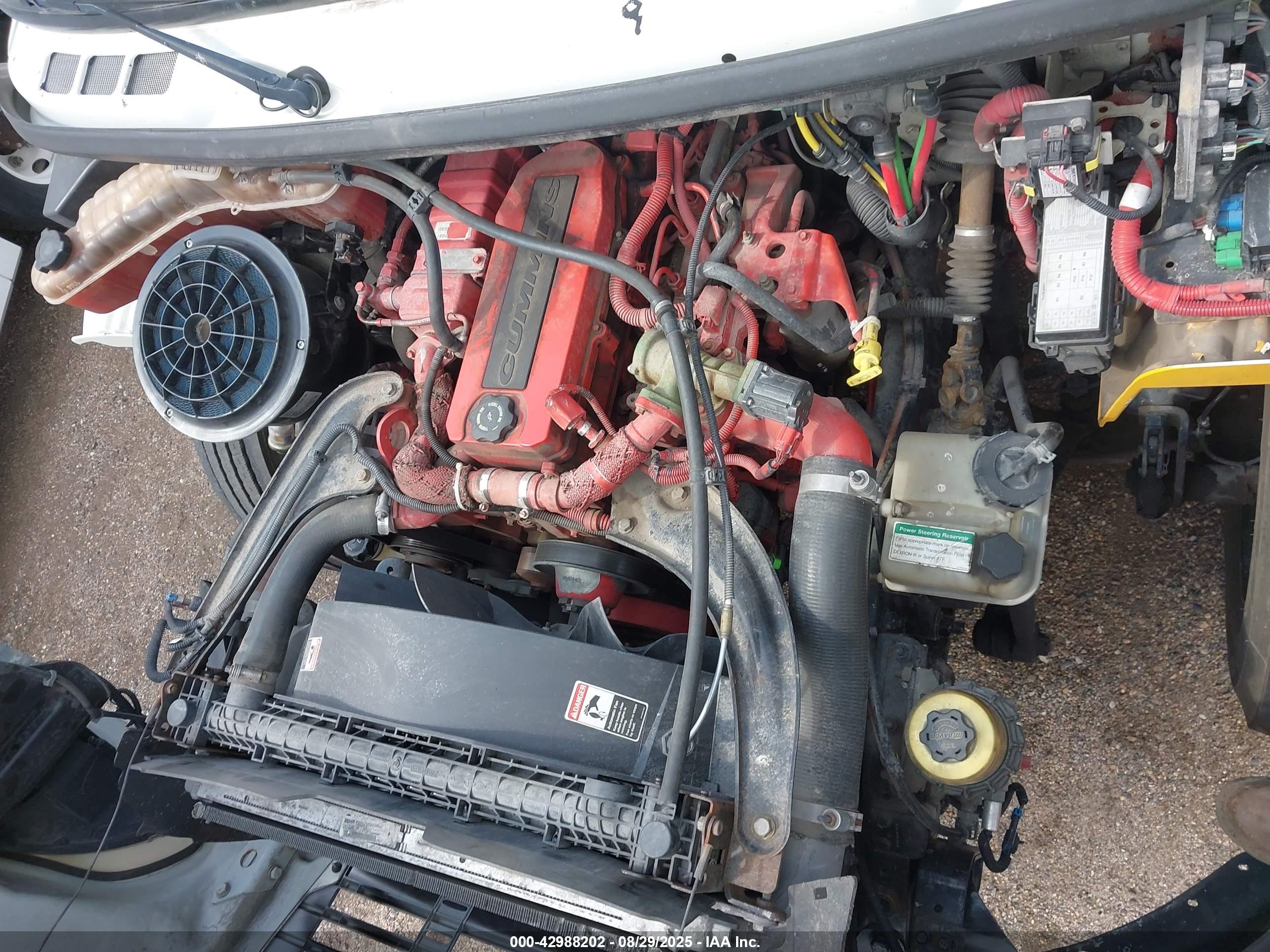 FREIGHTLINER M2 image 10