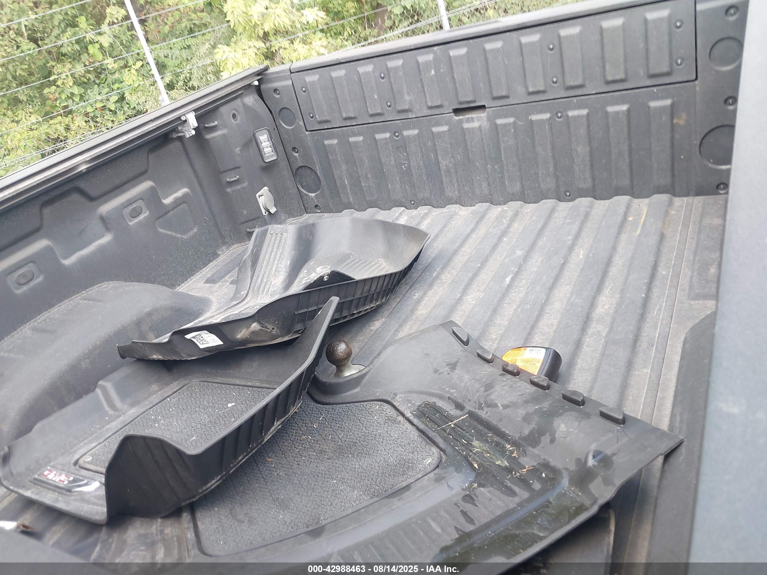 GMC SIERRA image 7