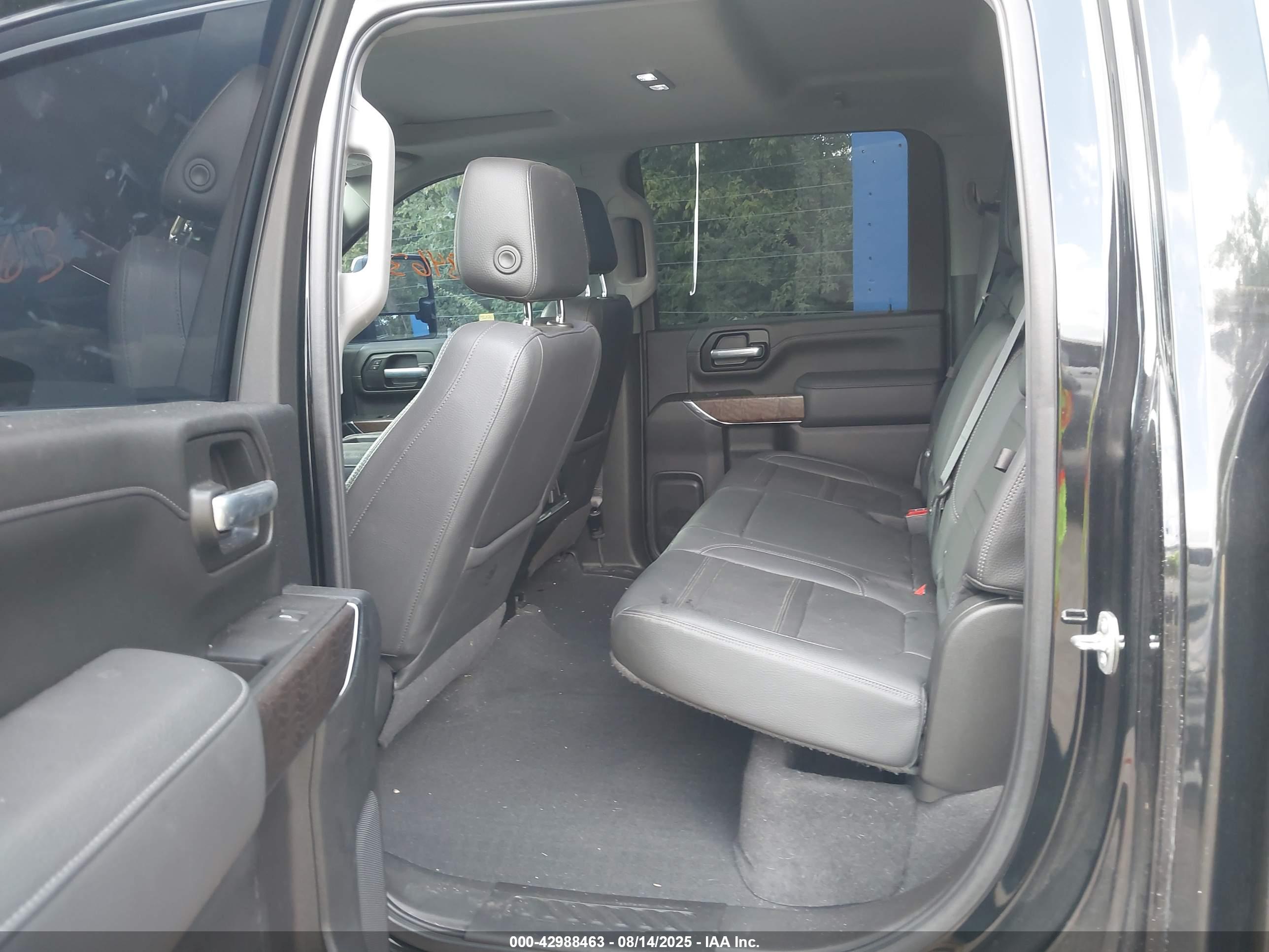 GMC SIERRA image 8