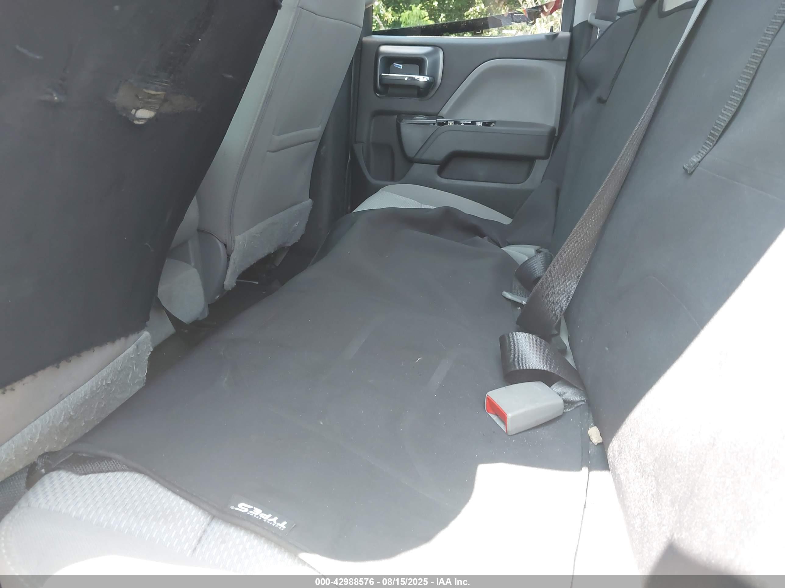 CHEVROLET SILVERADO image 8