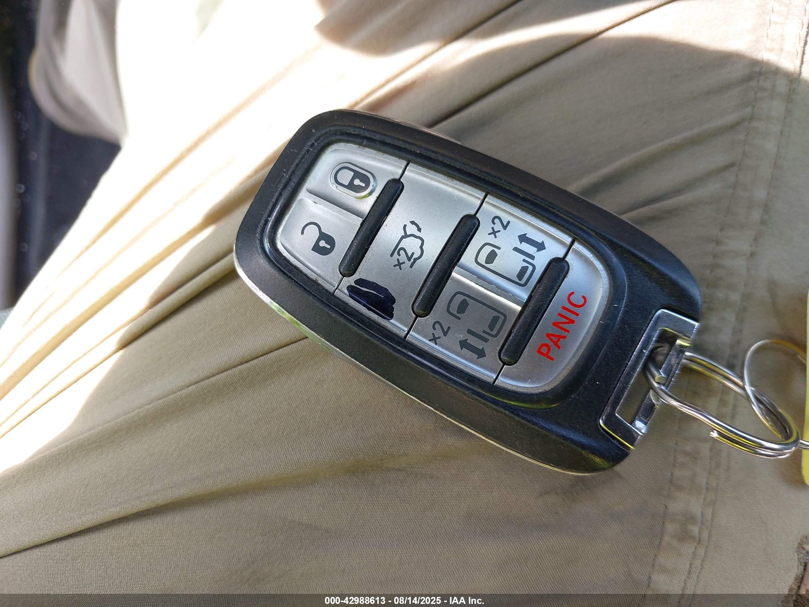 CHRYSLER PACIFICA image 11