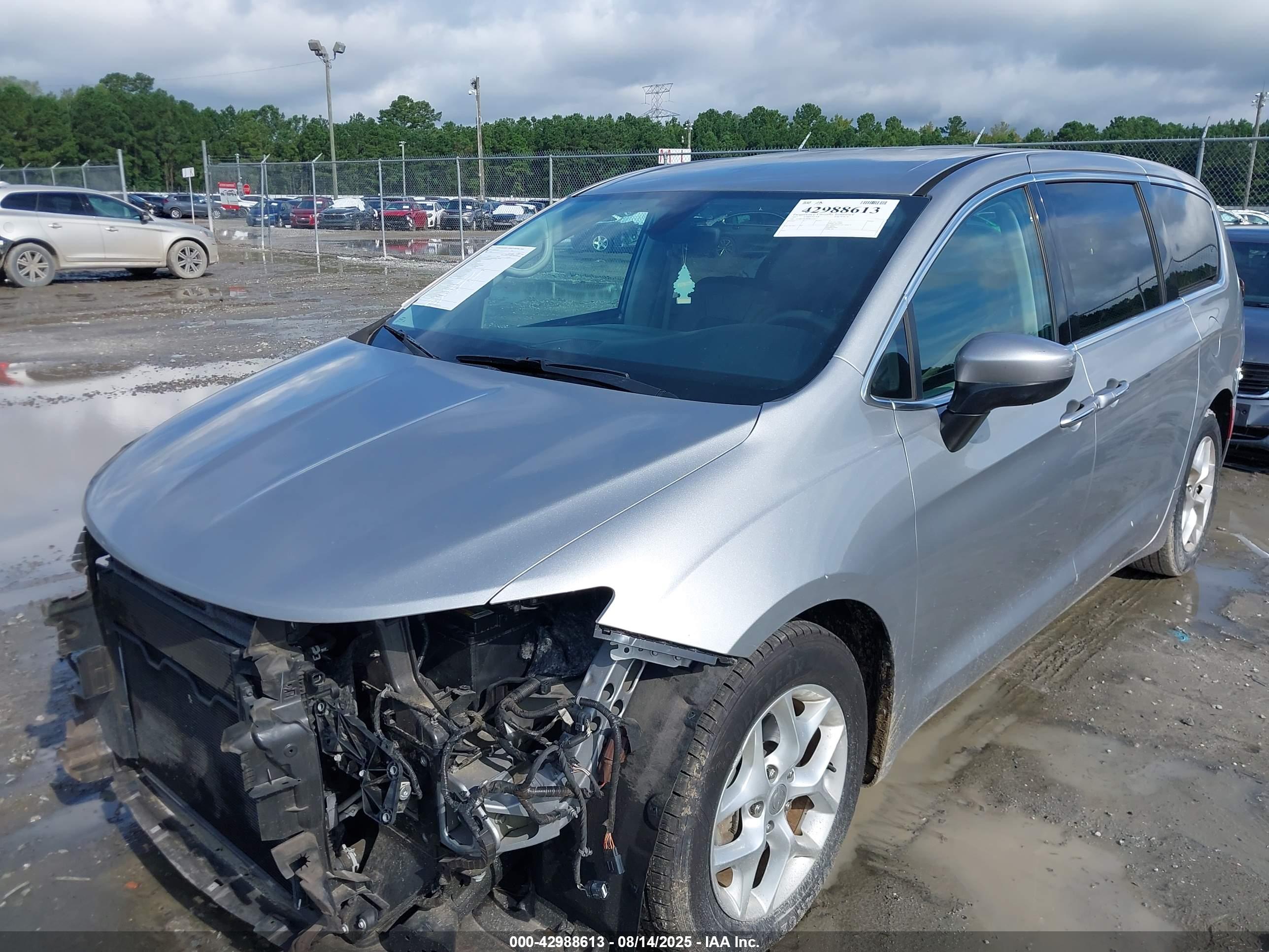 CHRYSLER PACIFICA image 2