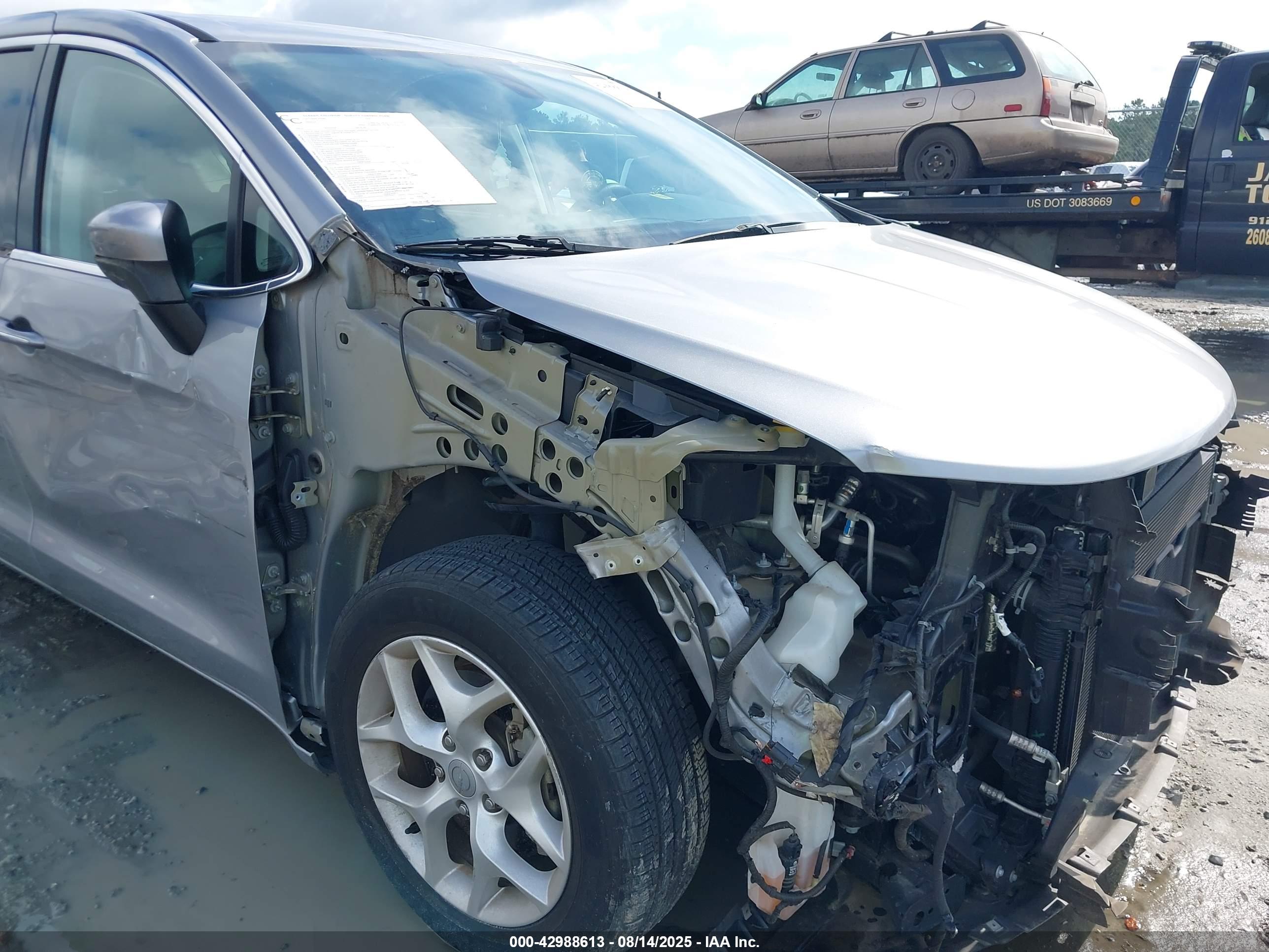 CHRYSLER PACIFICA image 6