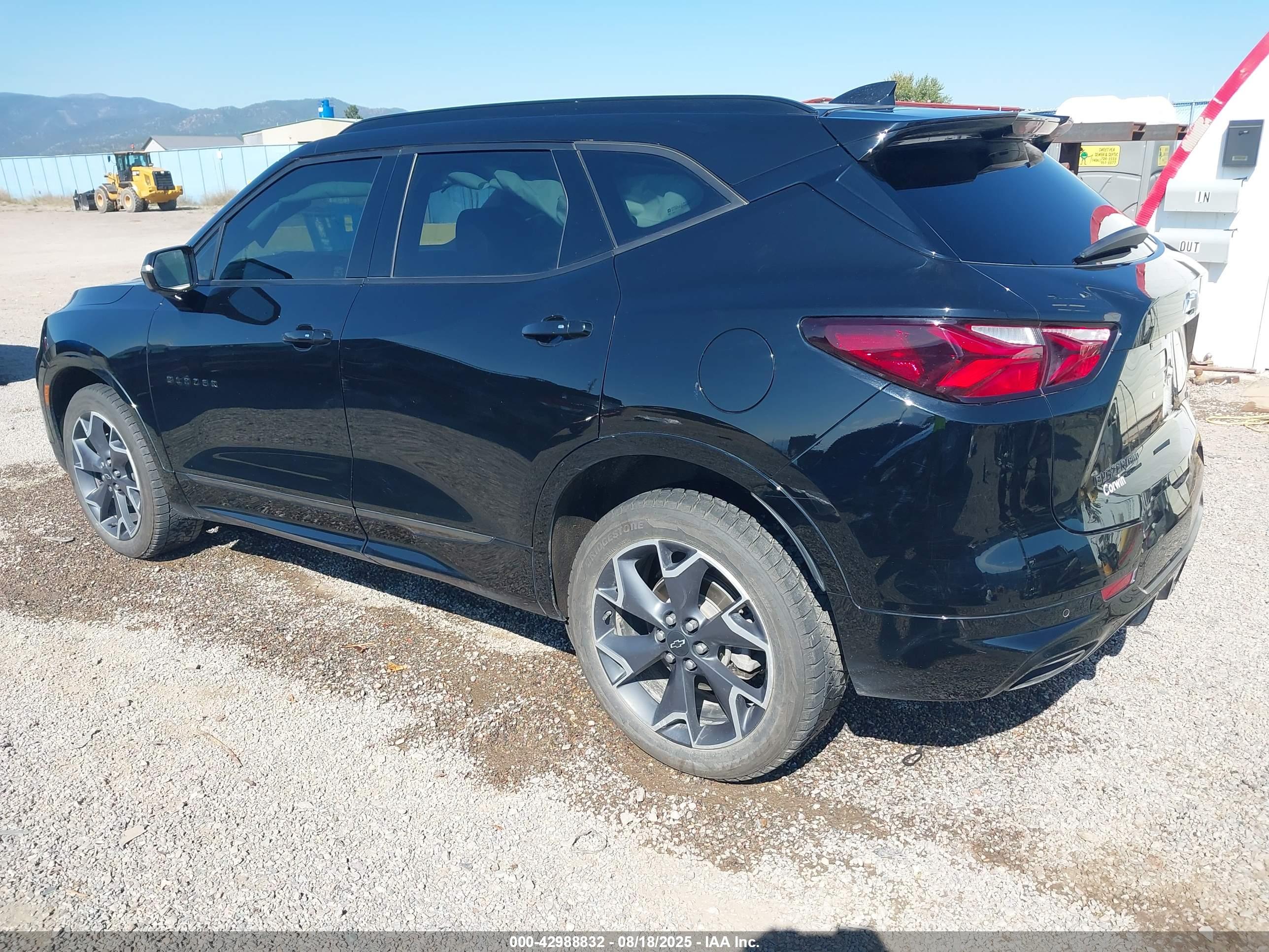 CHEVROLET BLAZER image 3