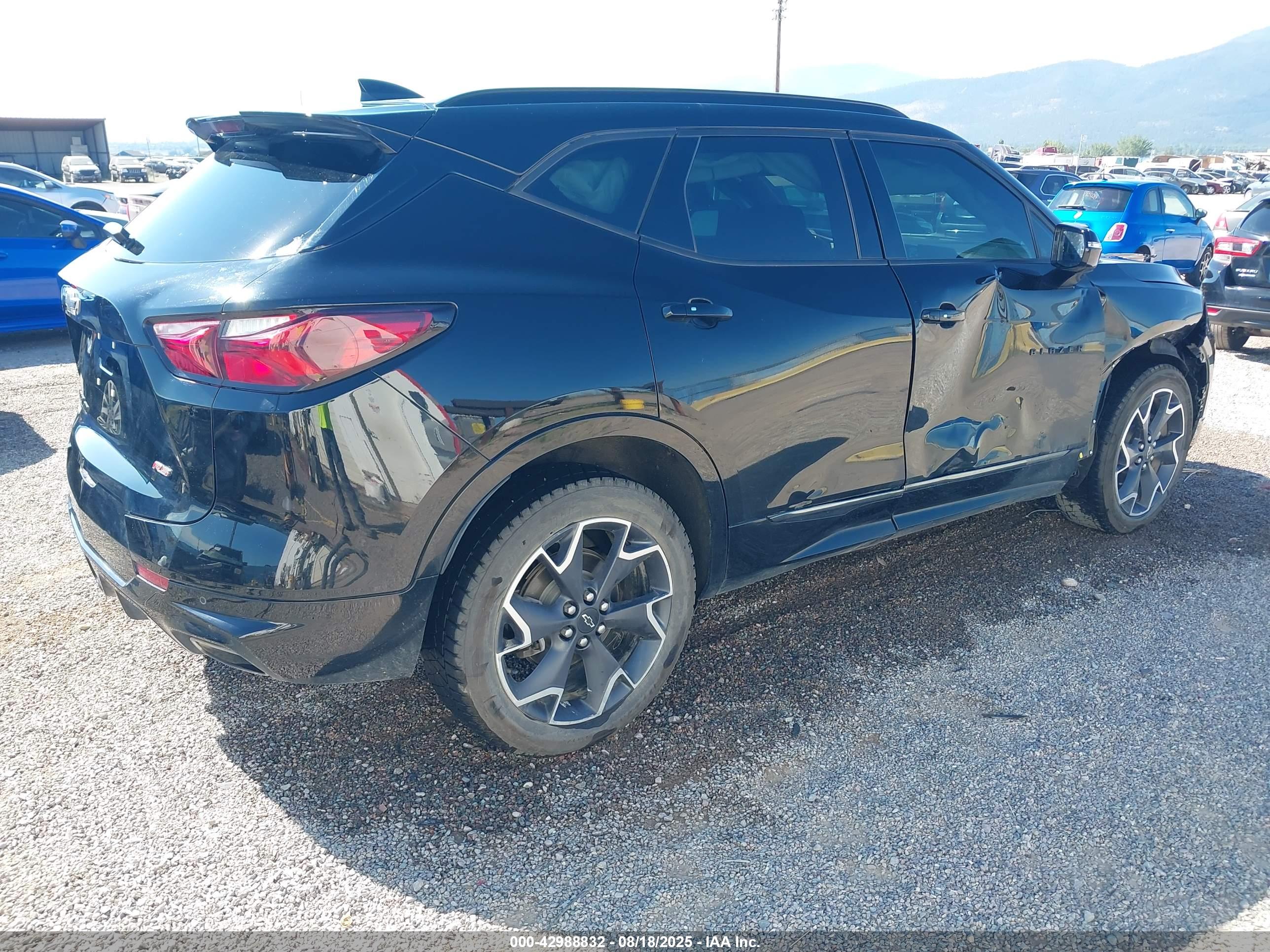 CHEVROLET BLAZER image 4
