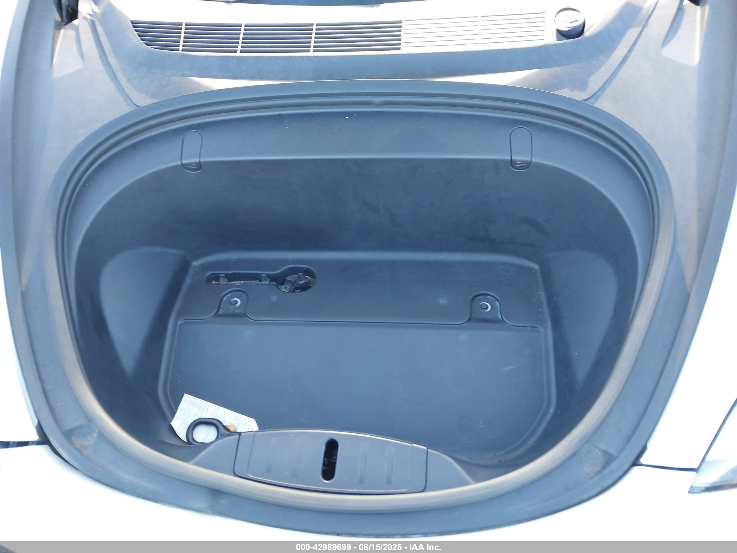 TESLA MODEL image 10