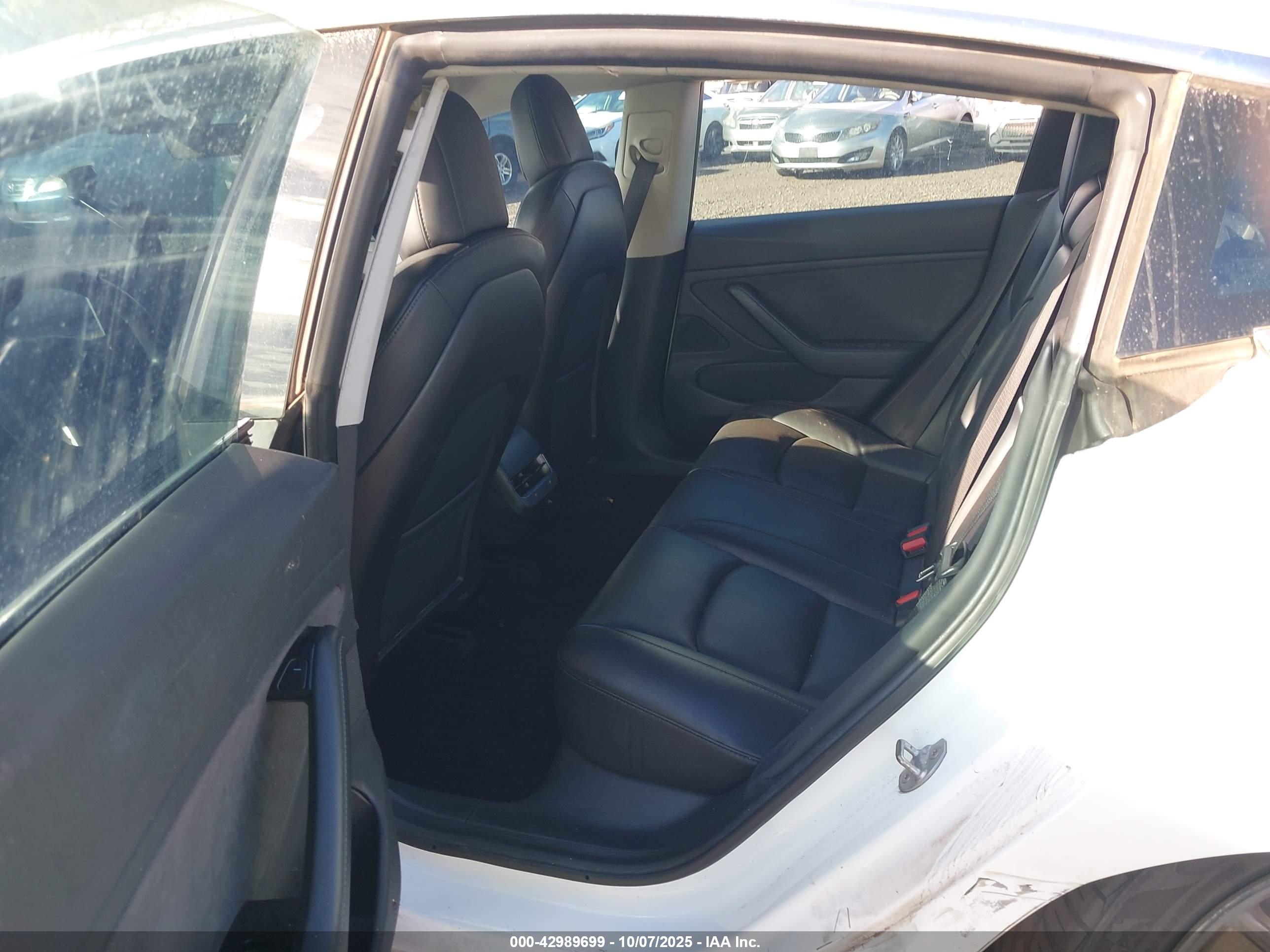 TESLA MODEL image 8