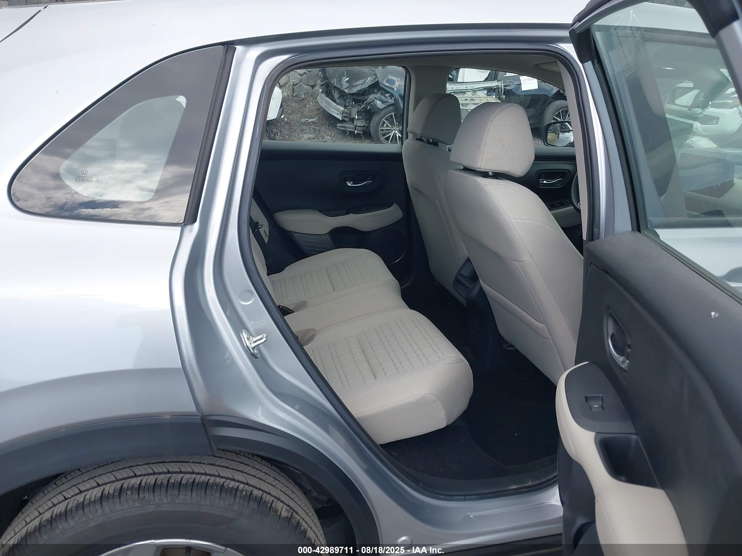 HONDA HR-V image 8