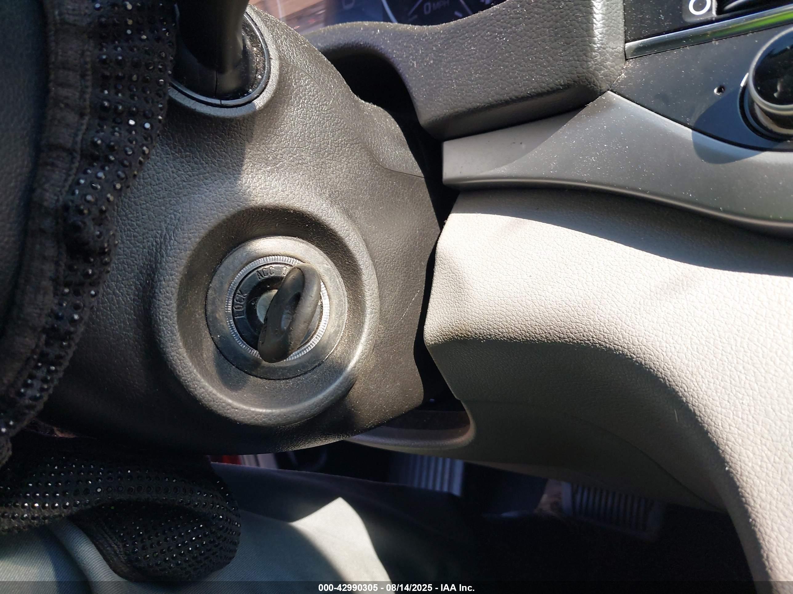 HYUNDAI ELANTRA image 11