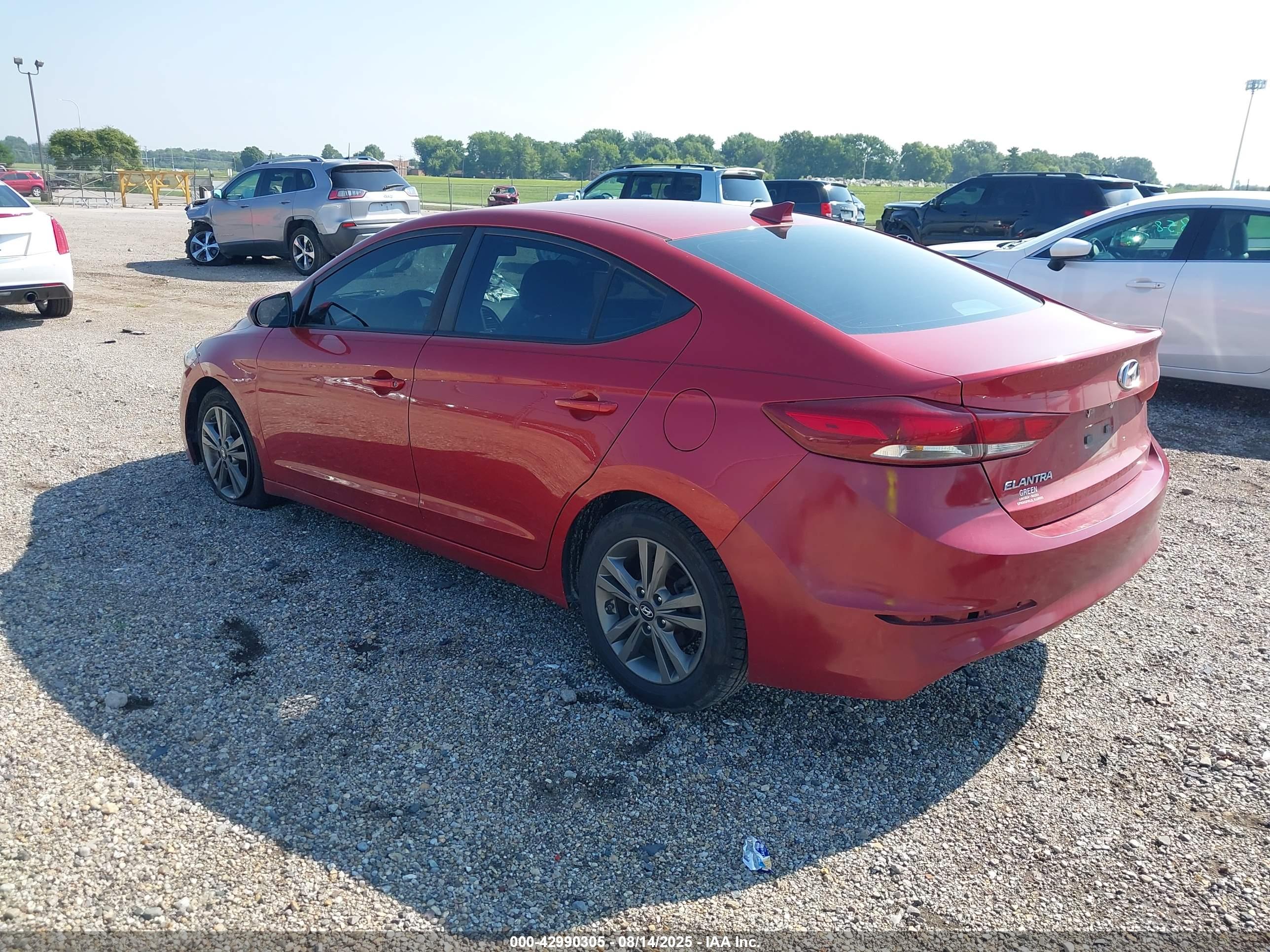 HYUNDAI ELANTRA image 3