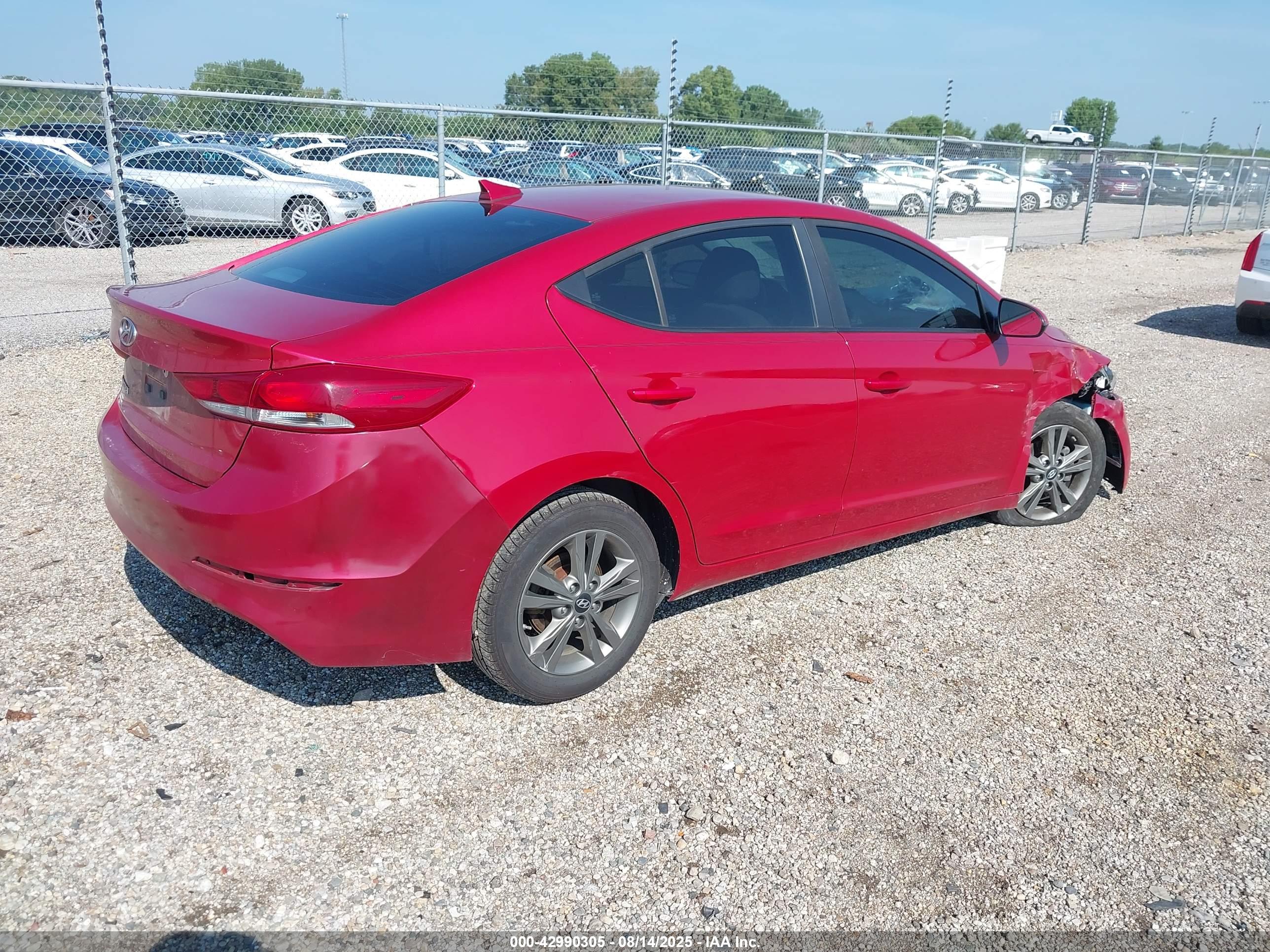HYUNDAI ELANTRA image 4