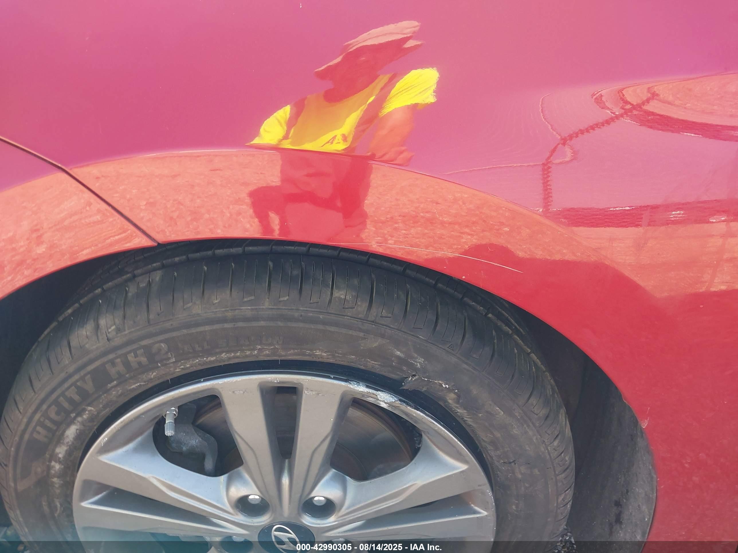HYUNDAI ELANTRA image 6