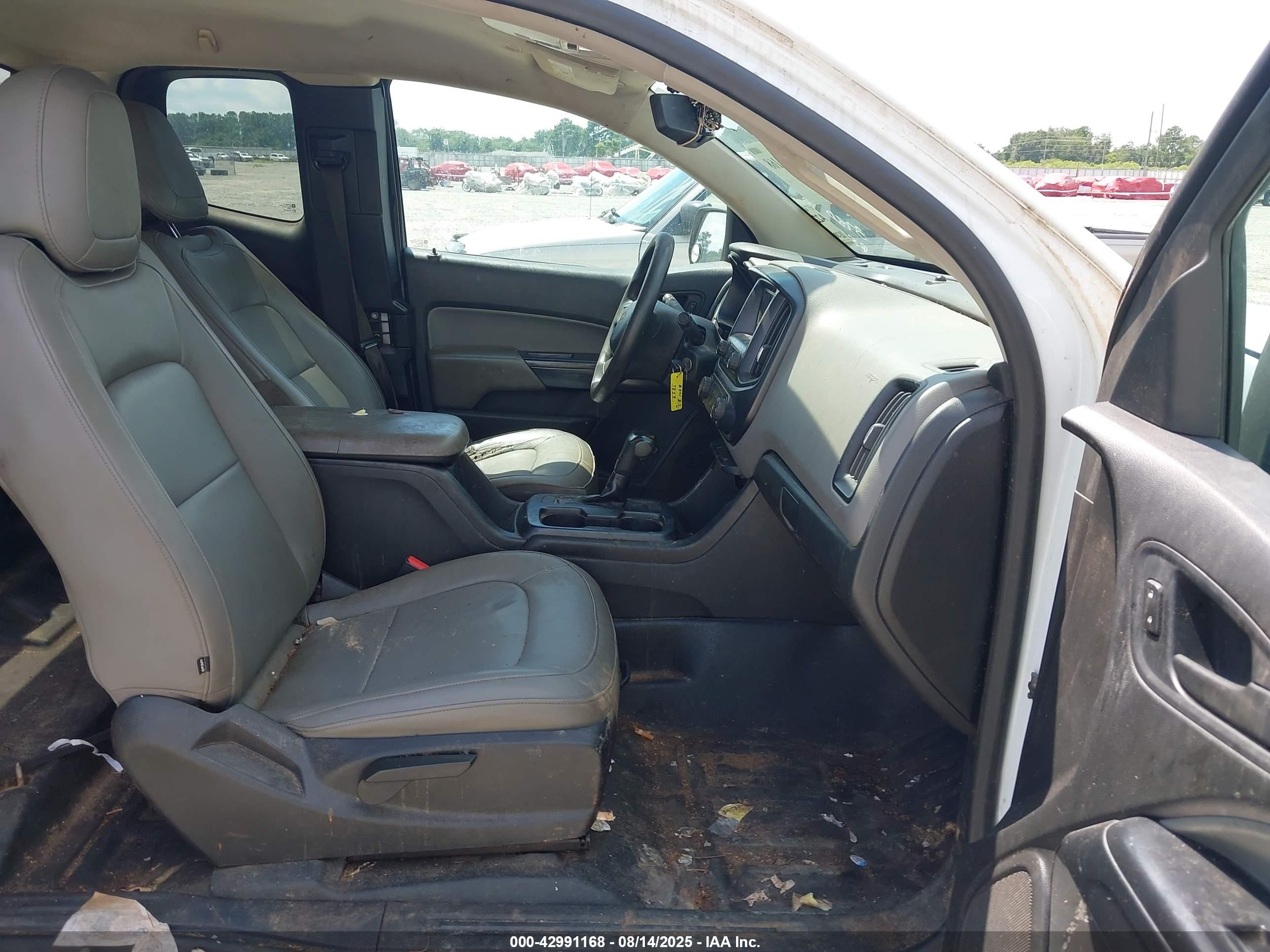 CHEVROLET COLORADO image 5