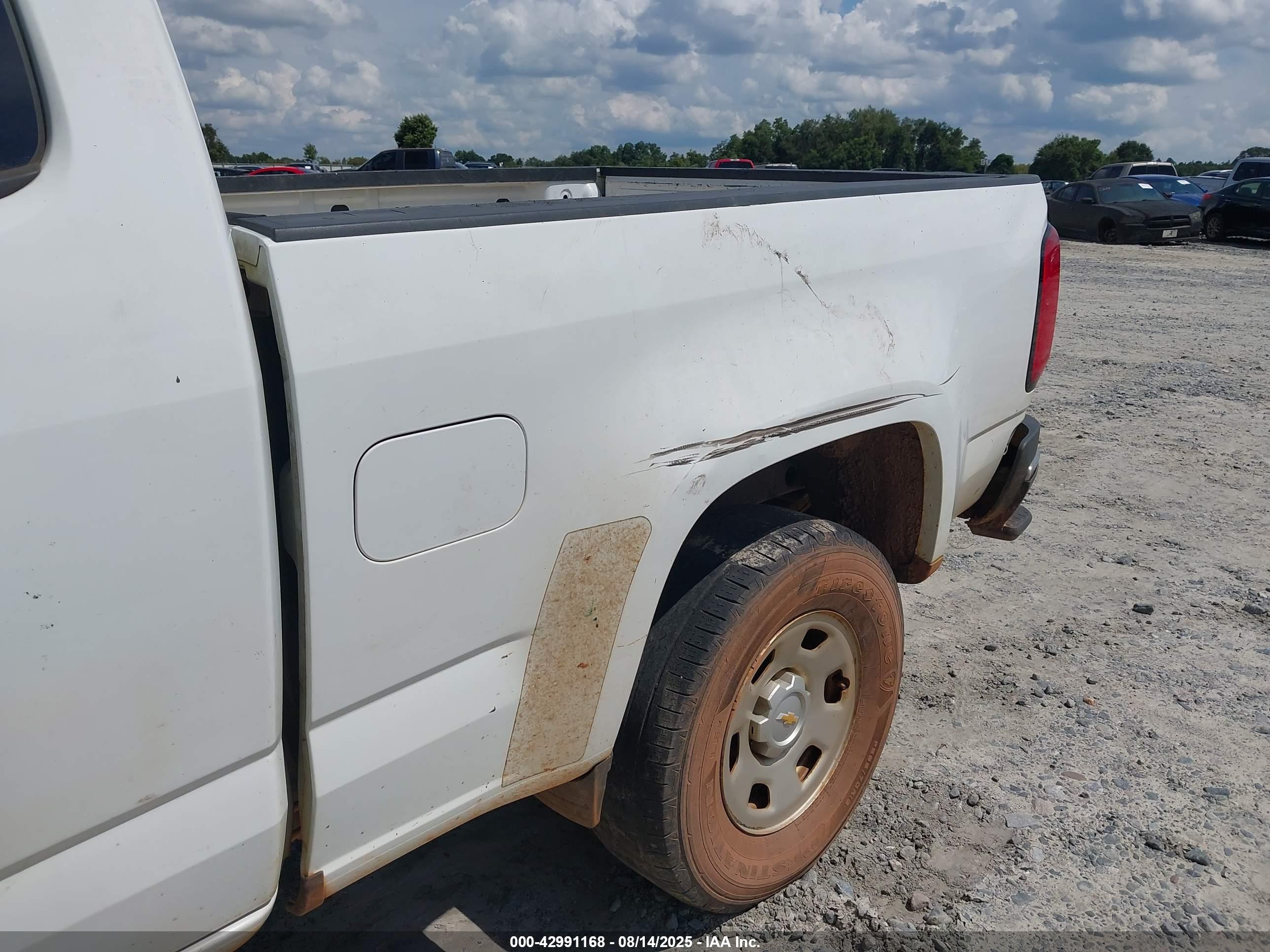 CHEVROLET COLORADO image 6