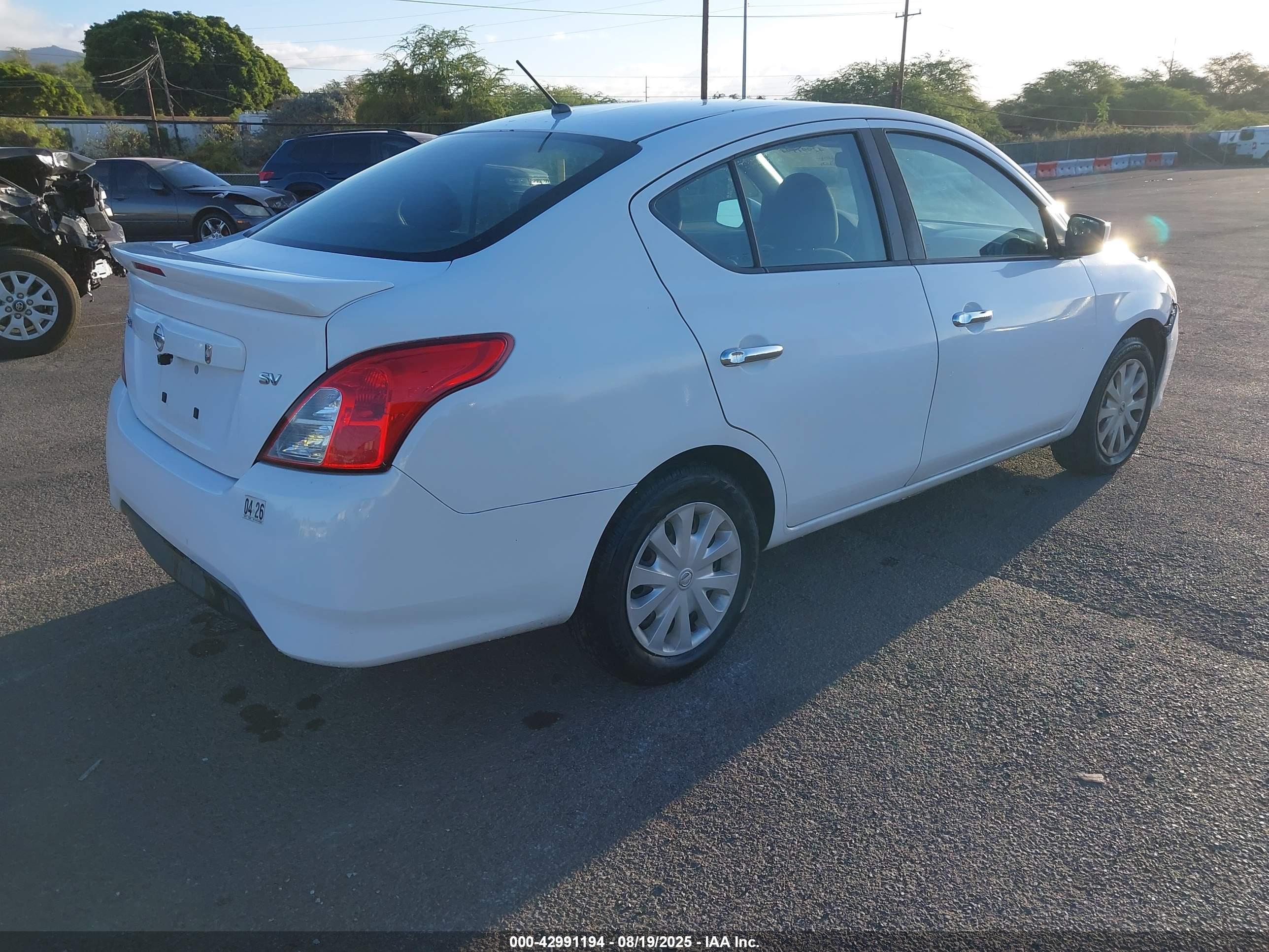 NISSAN VERSA image 4