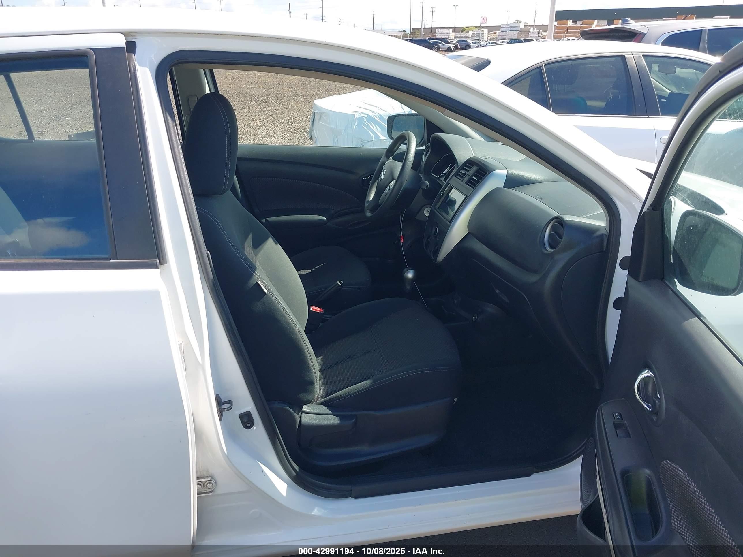 NISSAN VERSA image 5