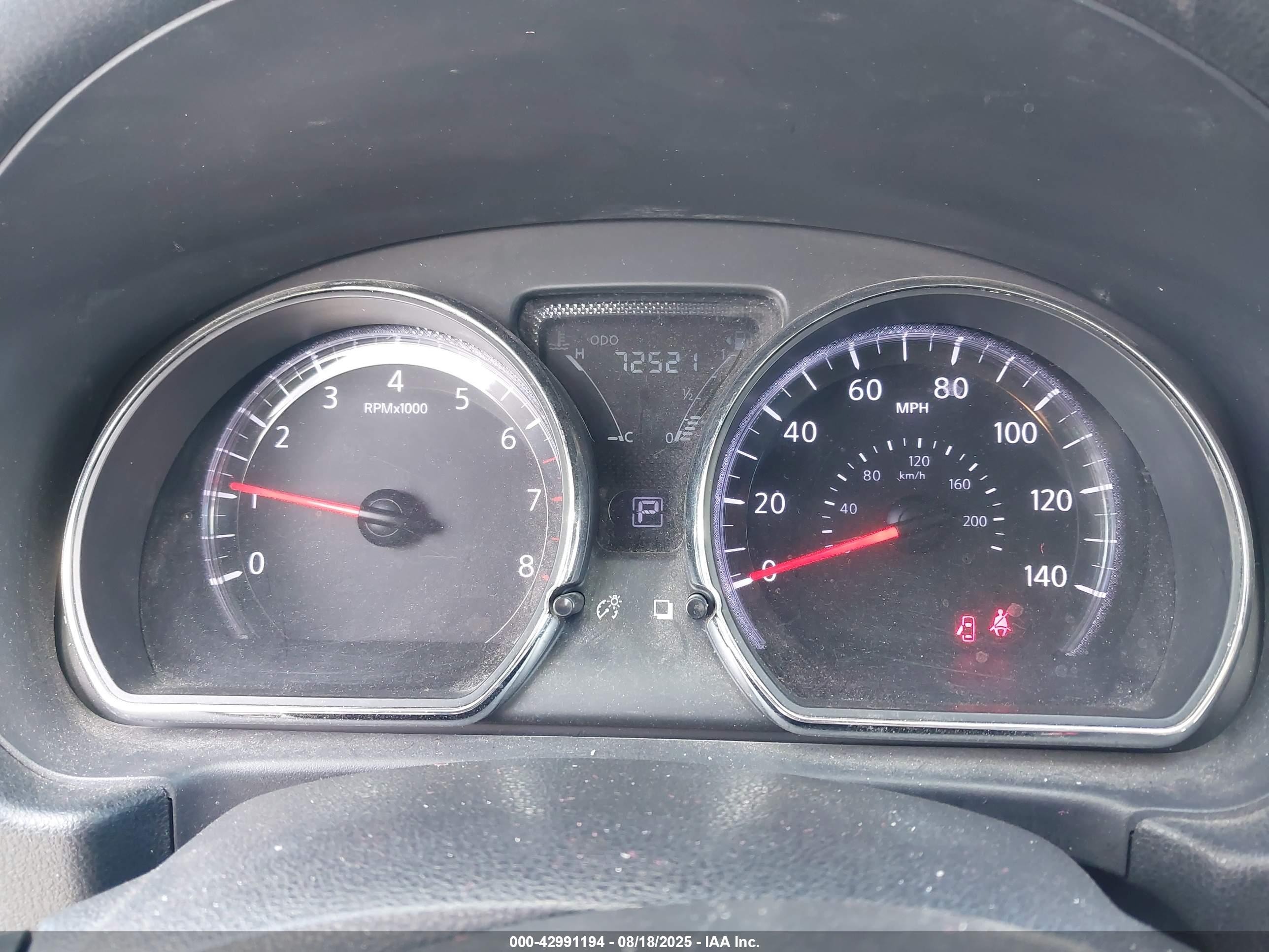 NISSAN VERSA image 7