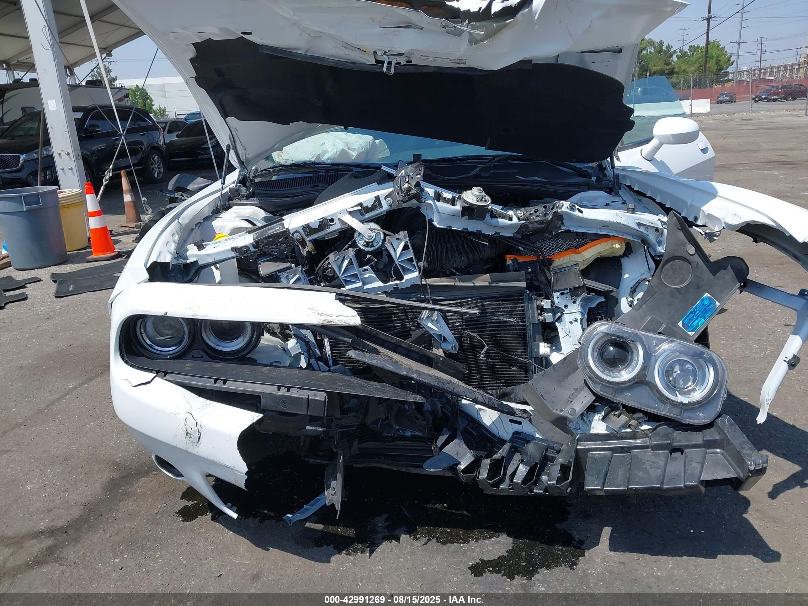 DODGE CHALLENGER image 6