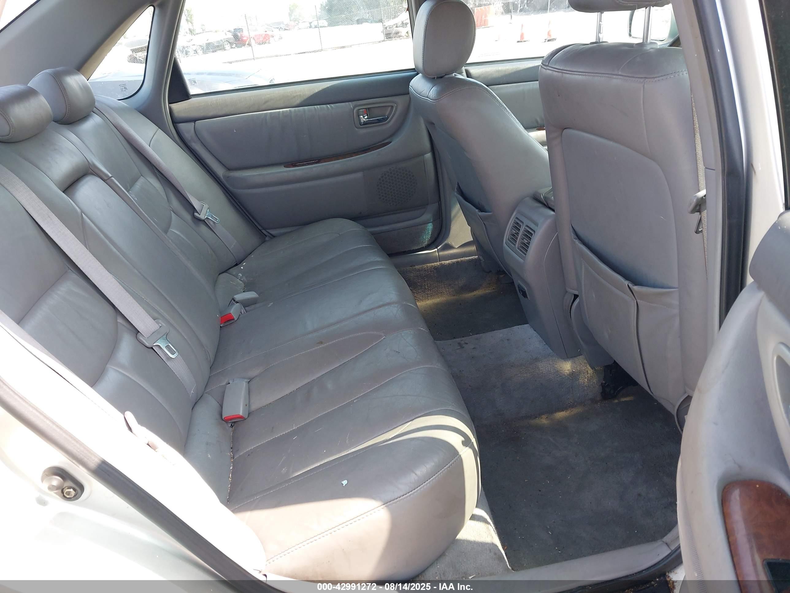 TOYOTA AVALON image 8