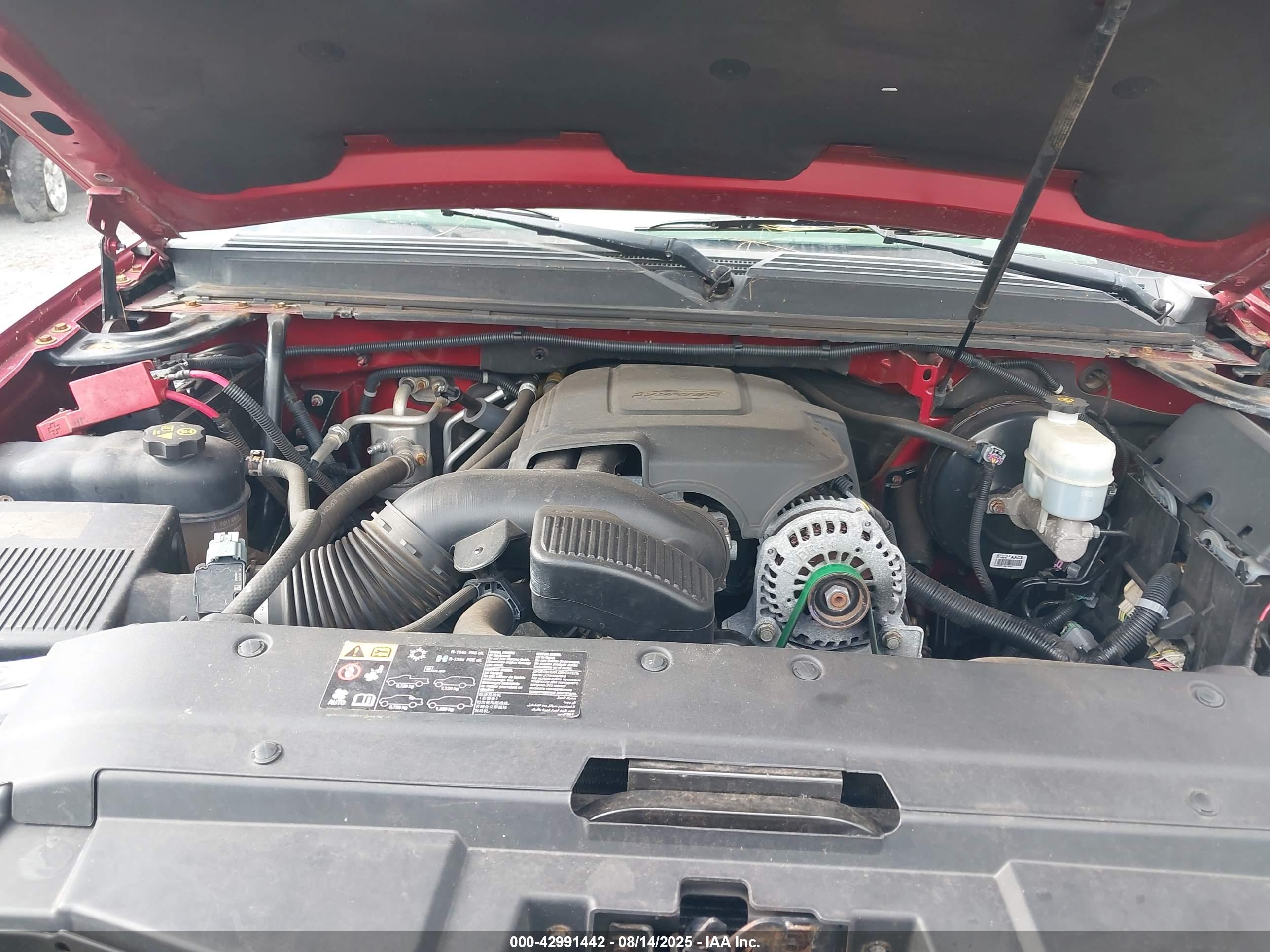 CHEVROLET SUBURBAN image 10
