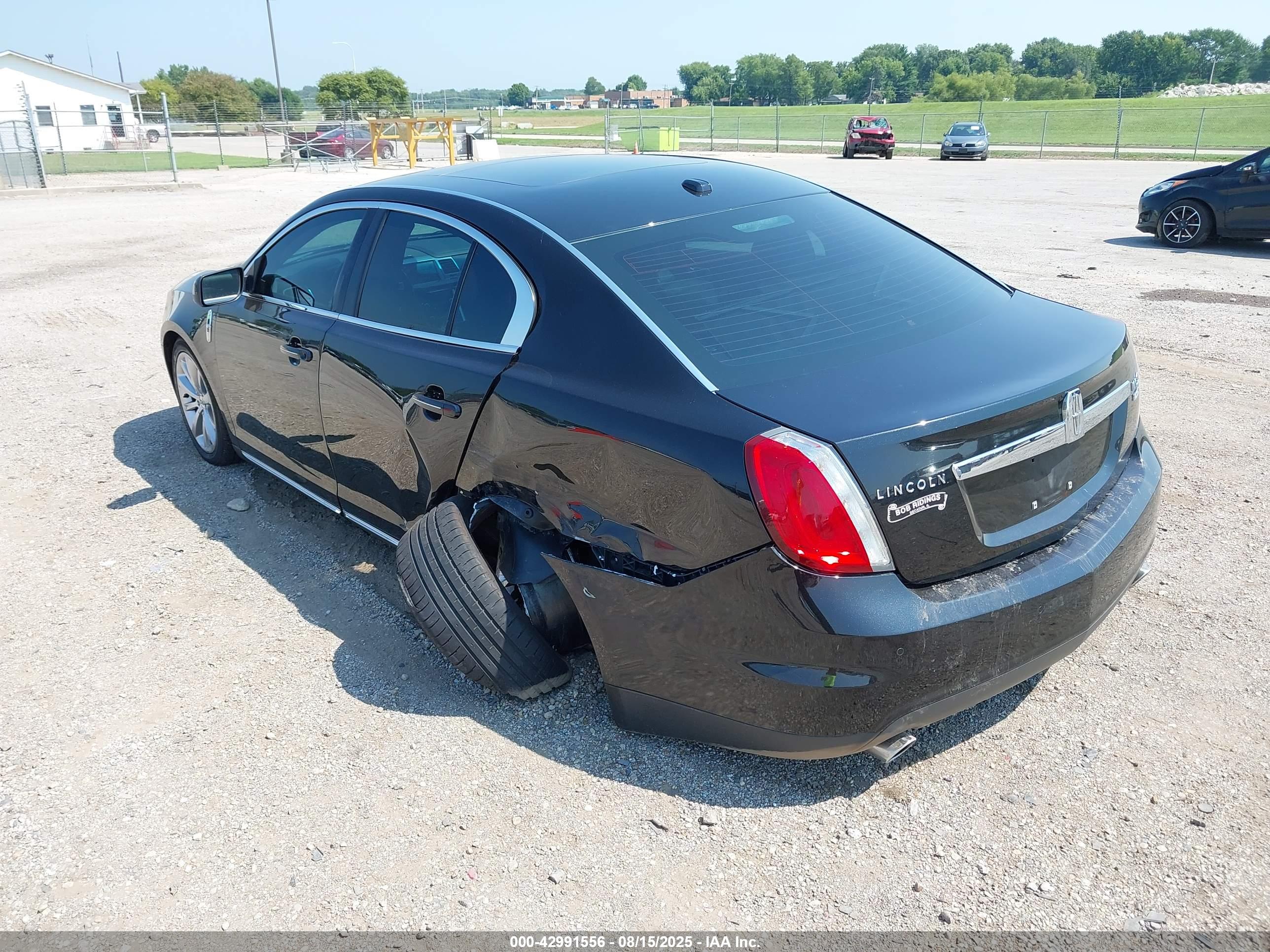 LINCOLN MKS image 3